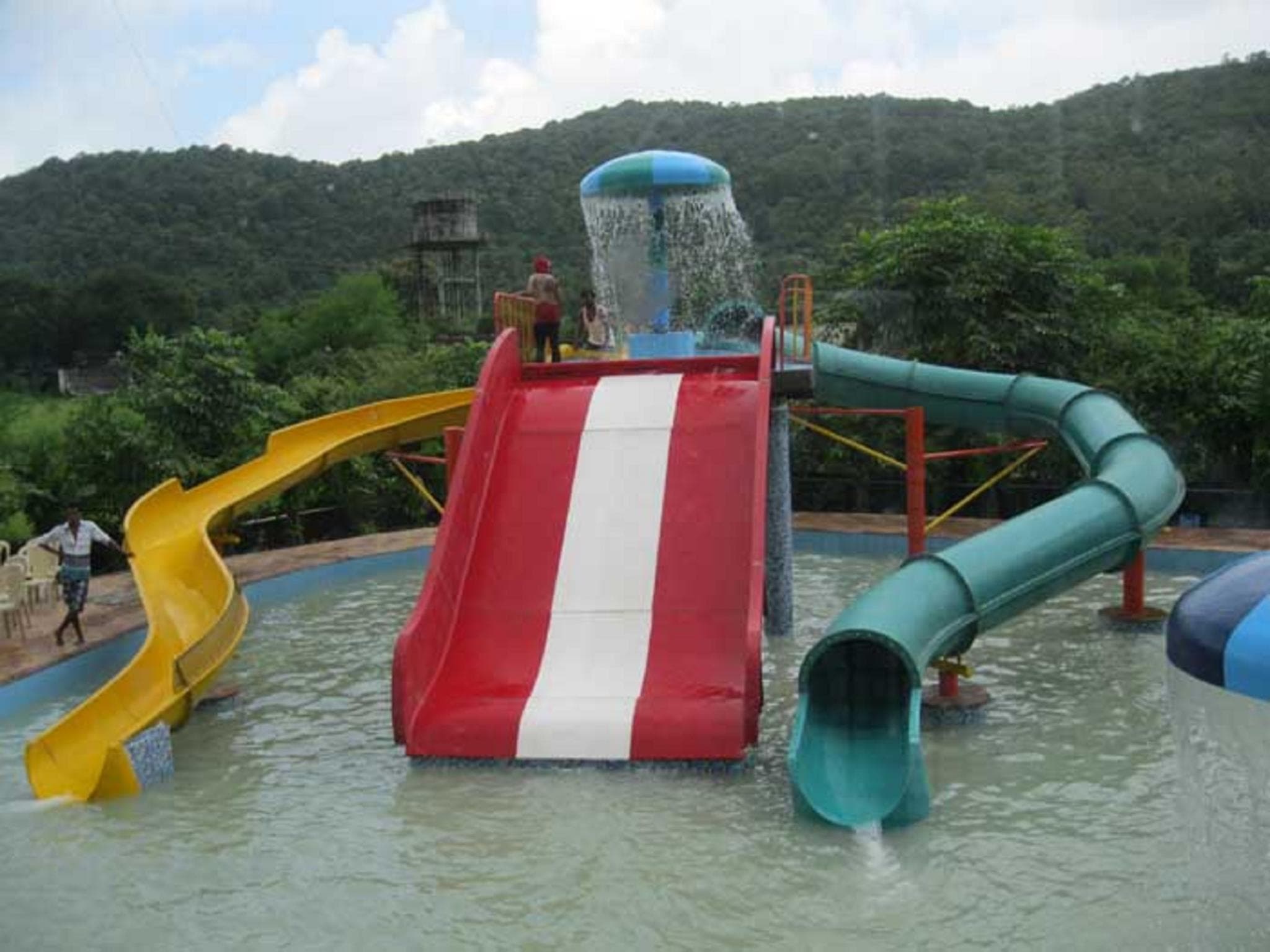 ROYAL HILLS photo 3