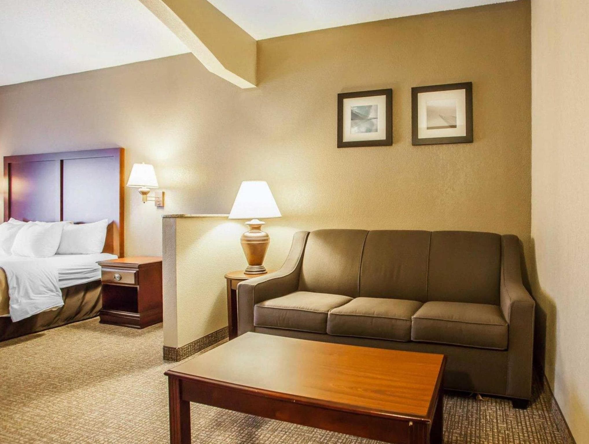 Comfort Inn & Suites St. Louis-O'Fallon photo 2