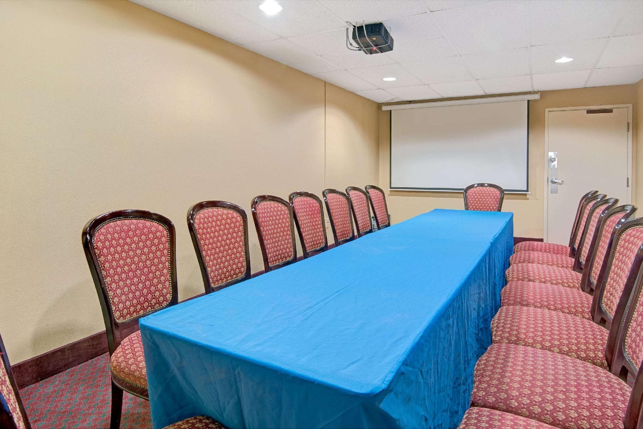 Microtel Inn & Suites by Wyndham Raleigh photo 3
