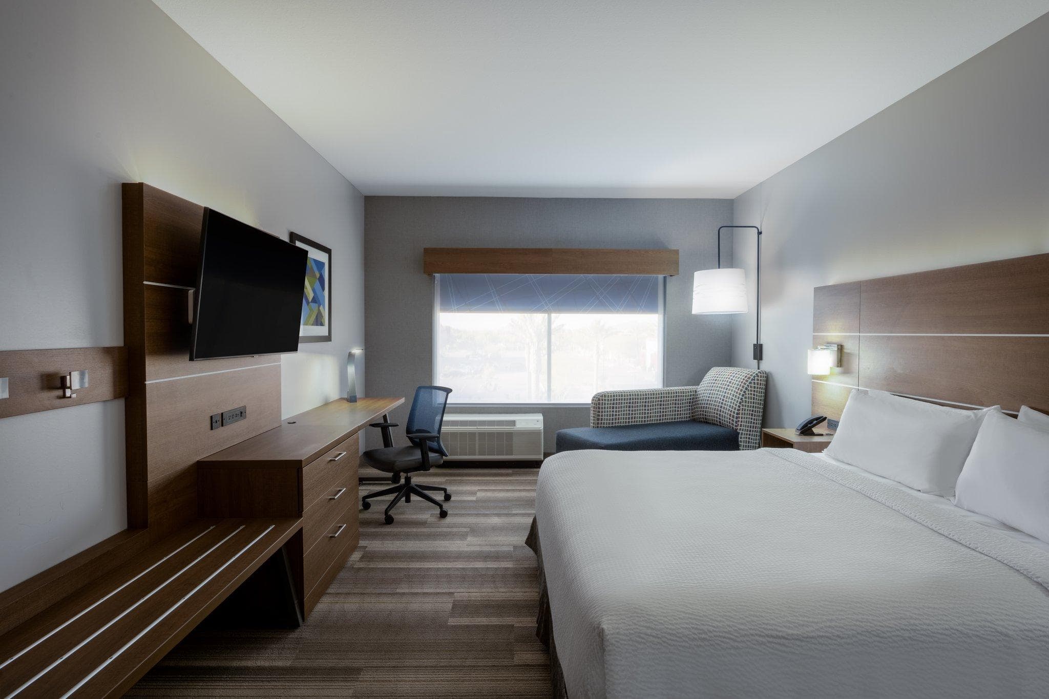 Holiday Inn Express and Suites Gilbert Mesa Gateway Airport By IHG photo 2