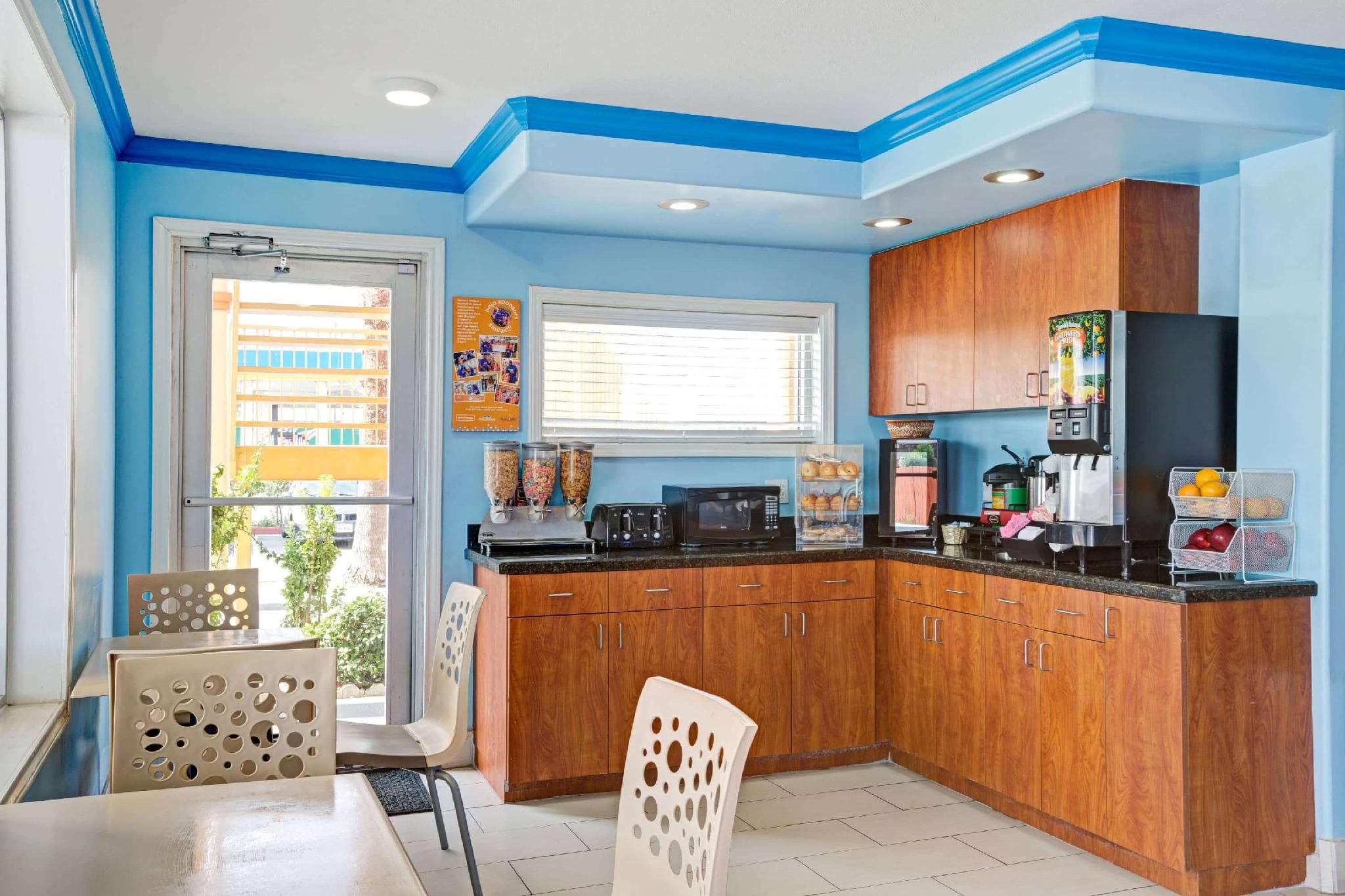 Howard Johnson by Wyndham Galveston photo 5