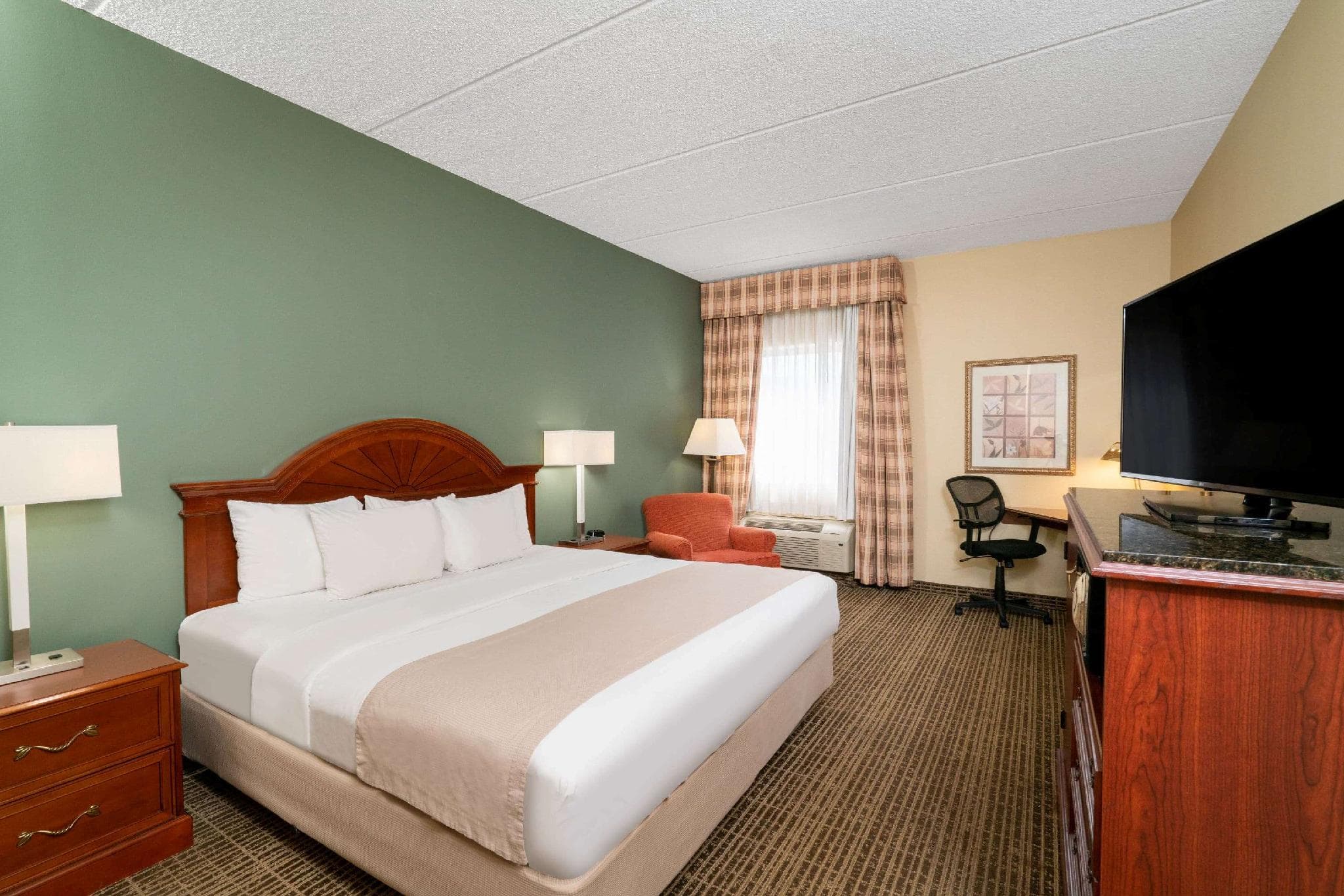Baymont by Wyndham Knoxville/Cedar Bluff photo 2