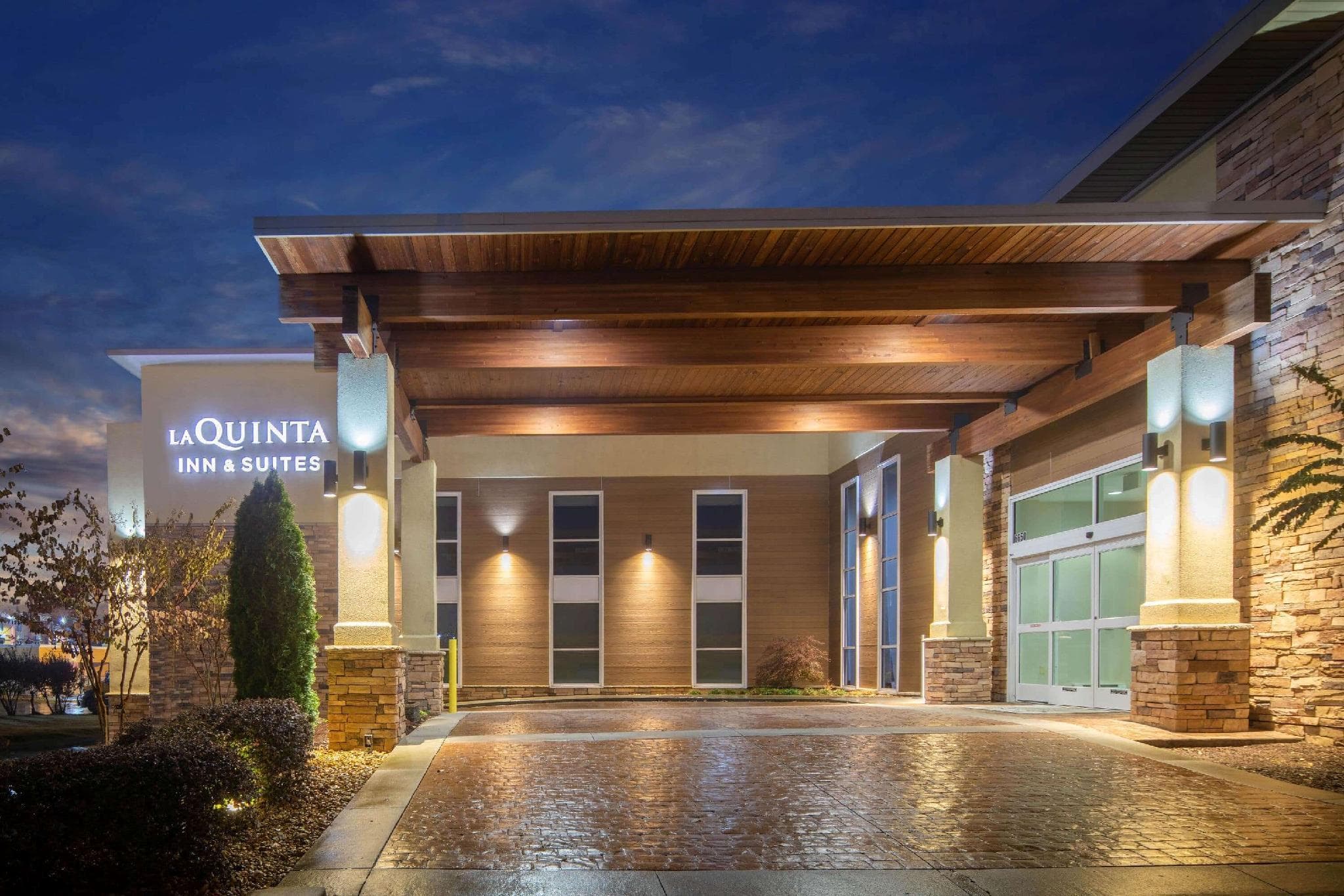 La Quinta Inn & Suites by Wyndham Chattanooga - East Ridge photo 3