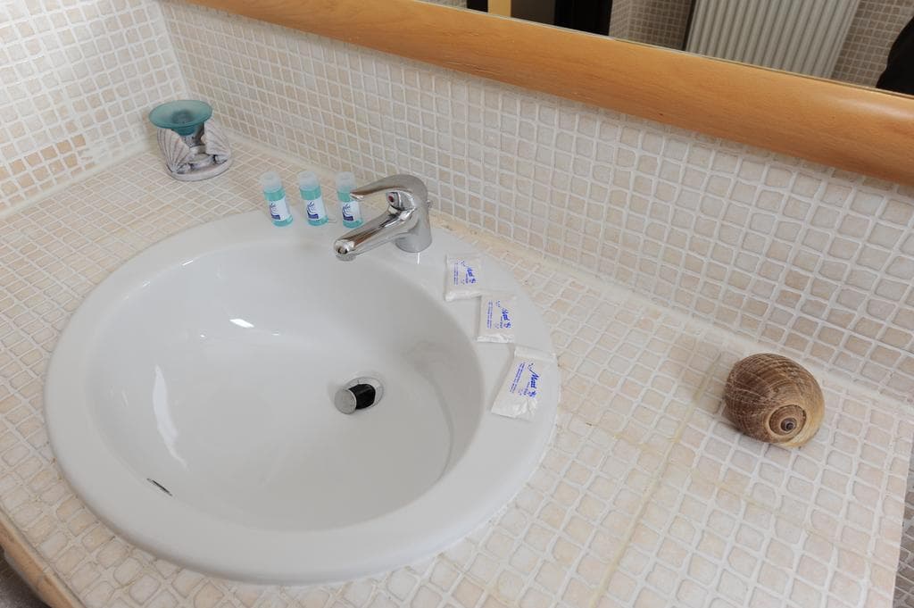 Maranton Beach Hotel photo 3