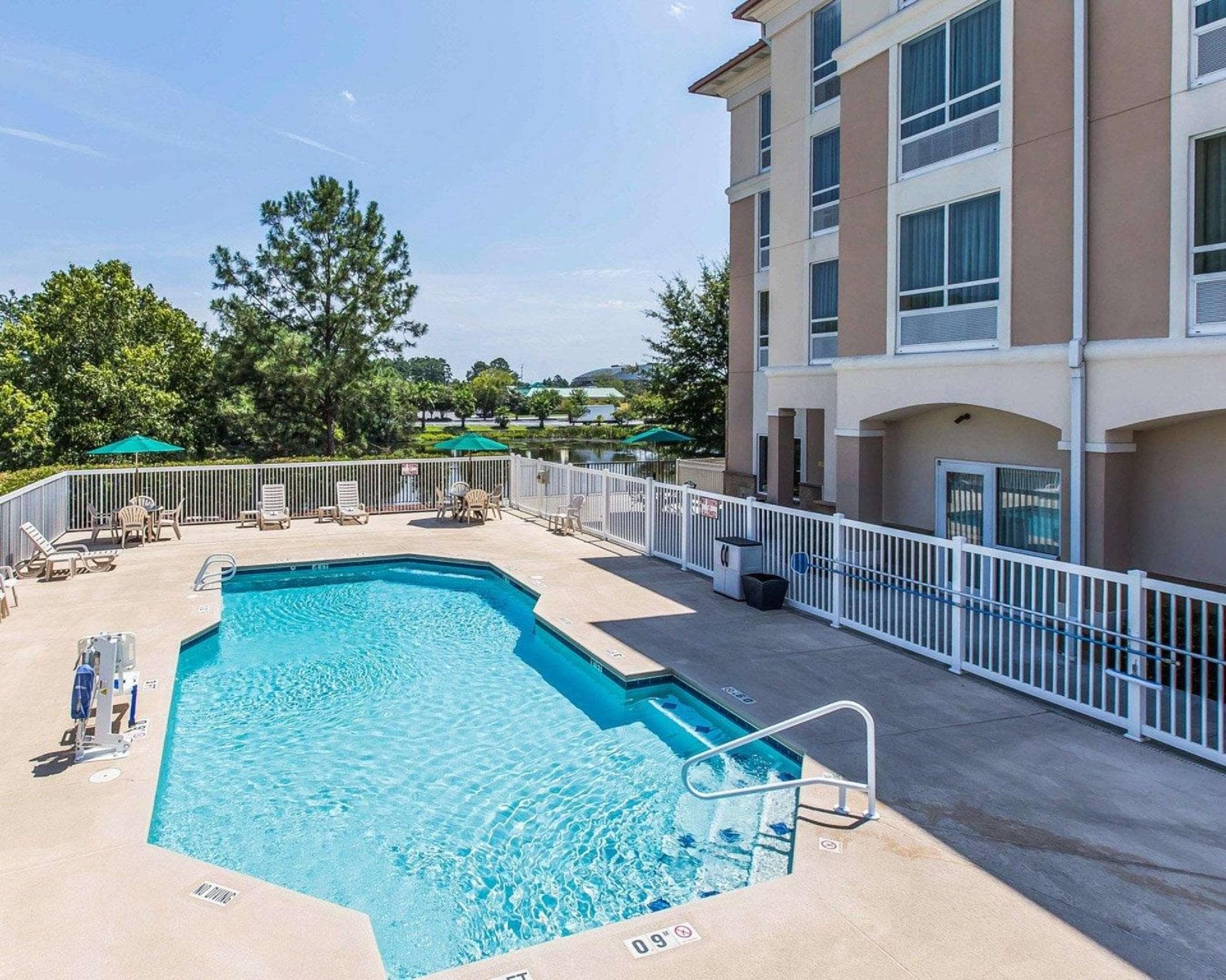 Comfort Suites Valdosta Mall Area photo 3