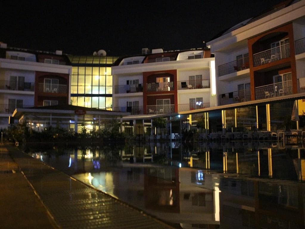 Side Legend Hotel photo 4