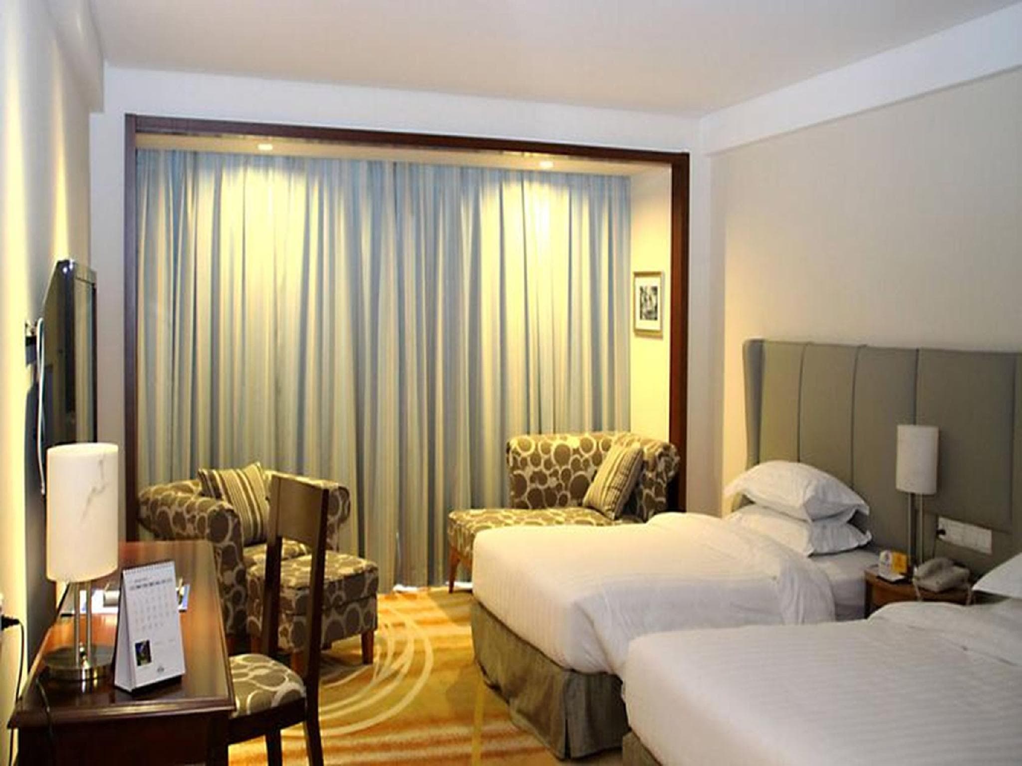 Ramada by Wyndham Beijing Airport photo 5