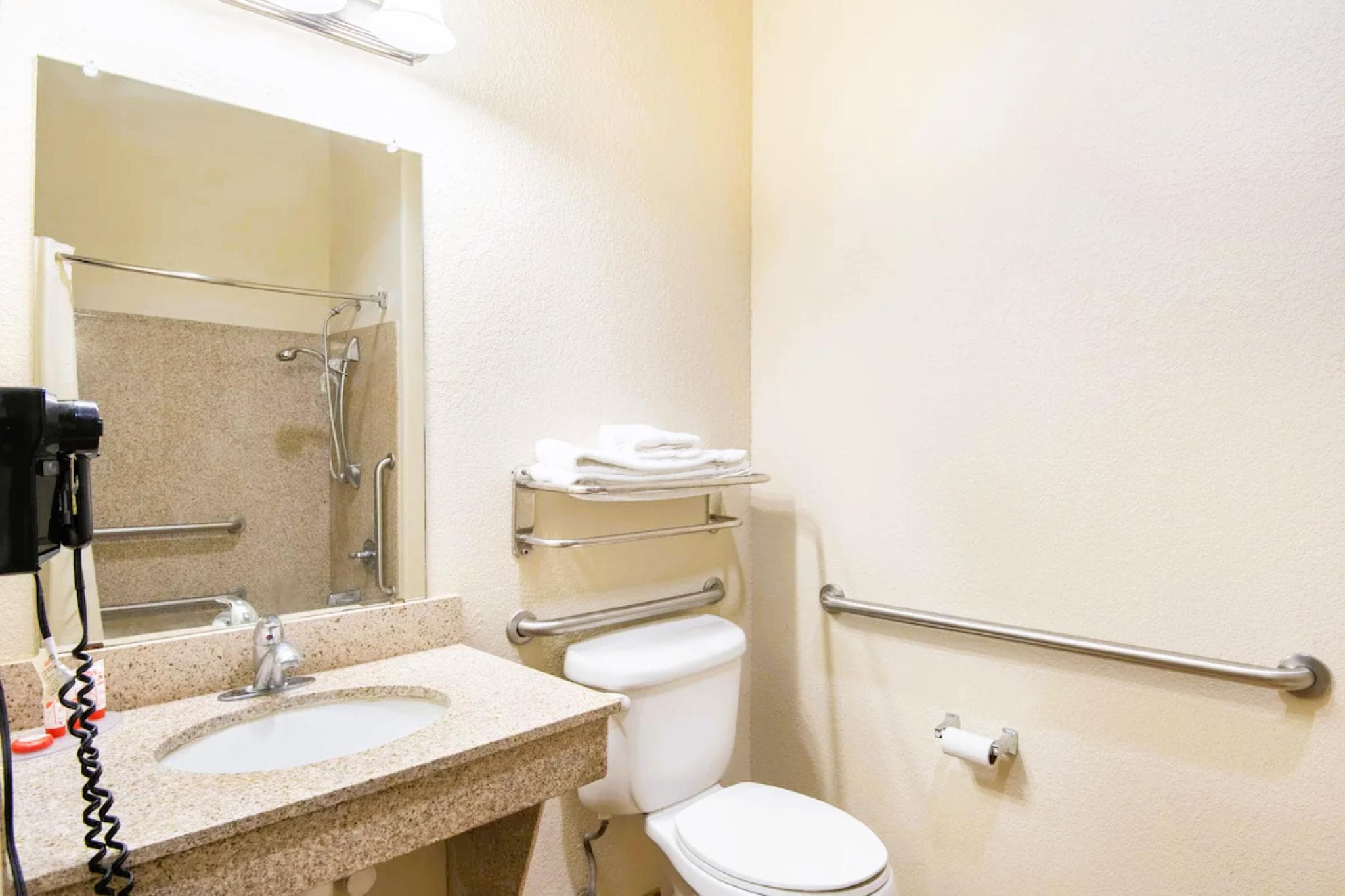 OYO Townhouse Clute Lake Jackson photo 2
