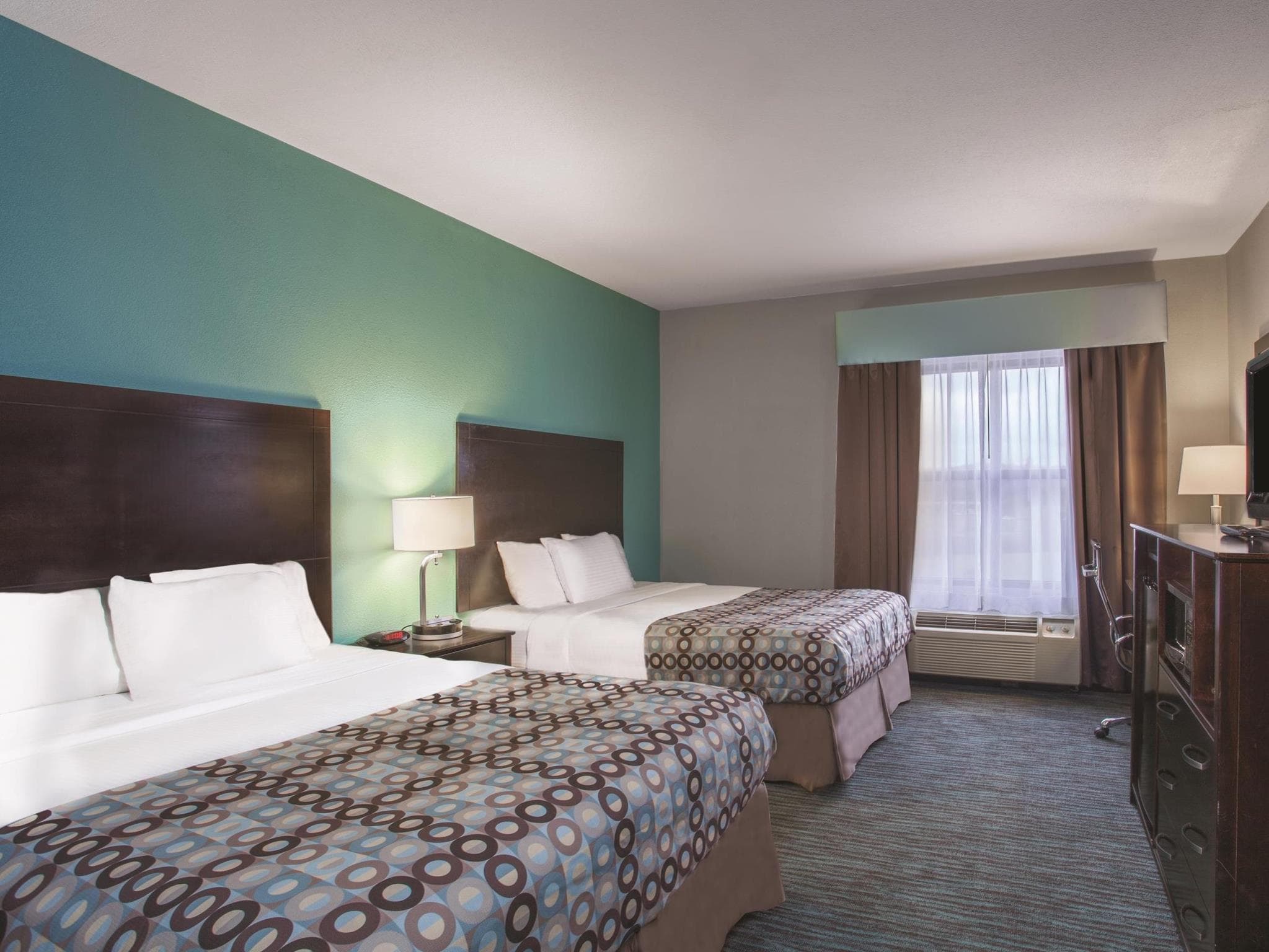La Quinta Inn & Suites by Wyndham Knoxville East photo 5
