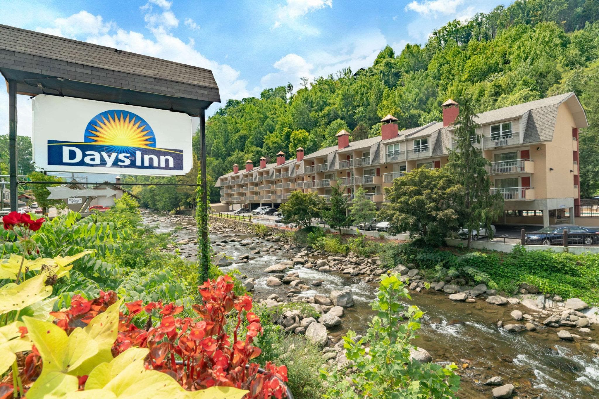Gatlinburg River Inn