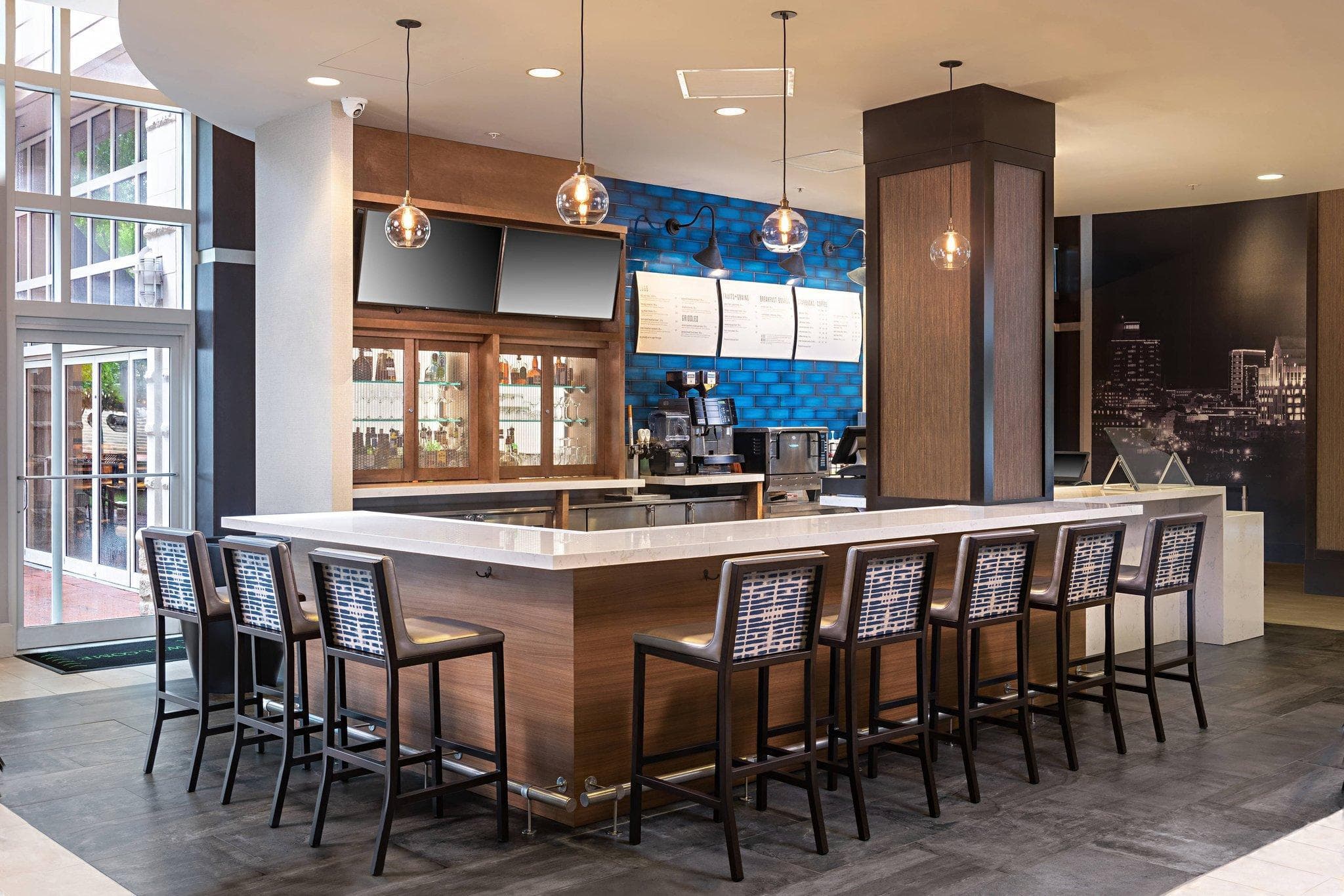 Courtyard by Marriott Greenville Downtown