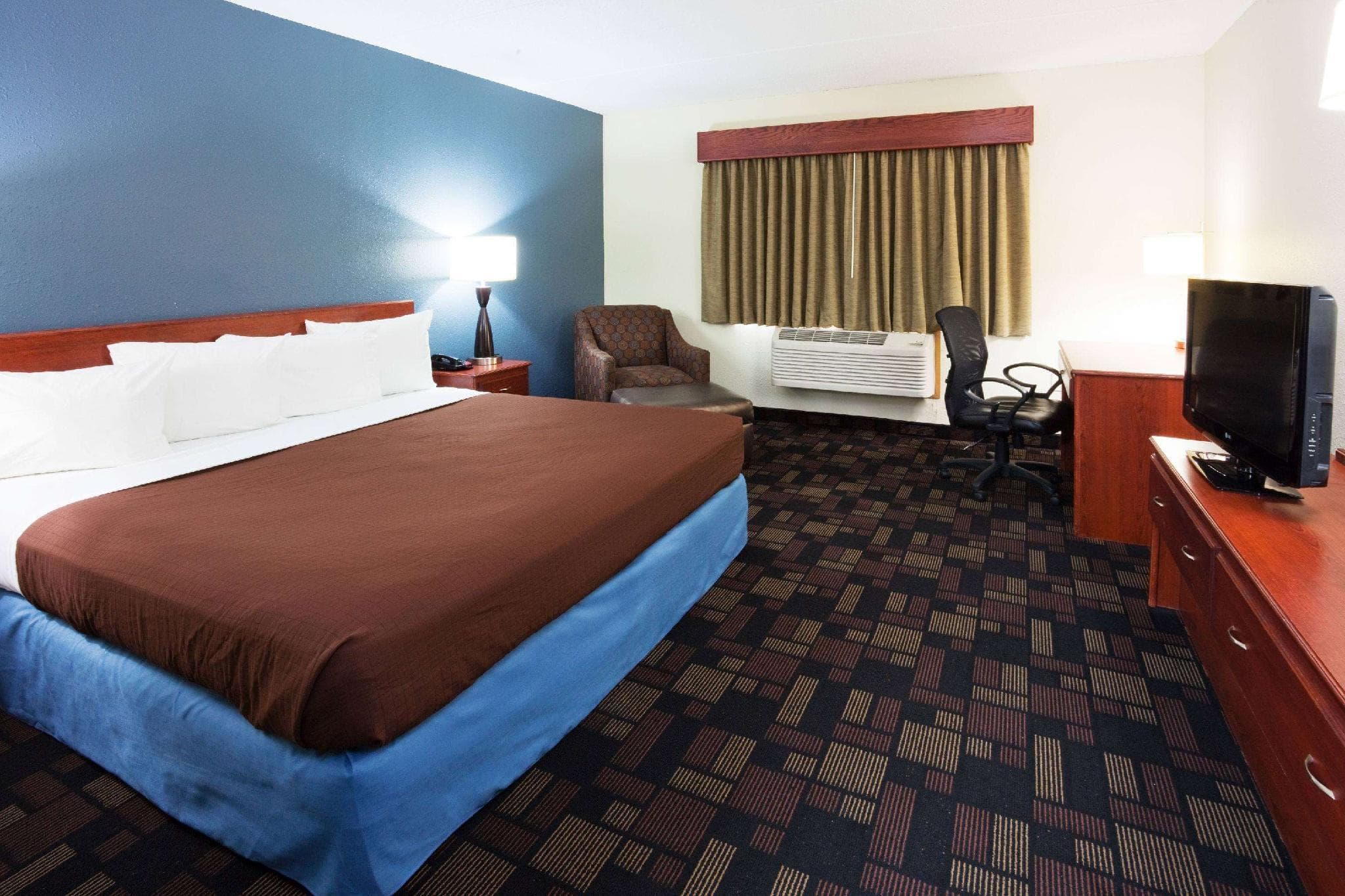 AmericInn by Wyndham Austin photo 2