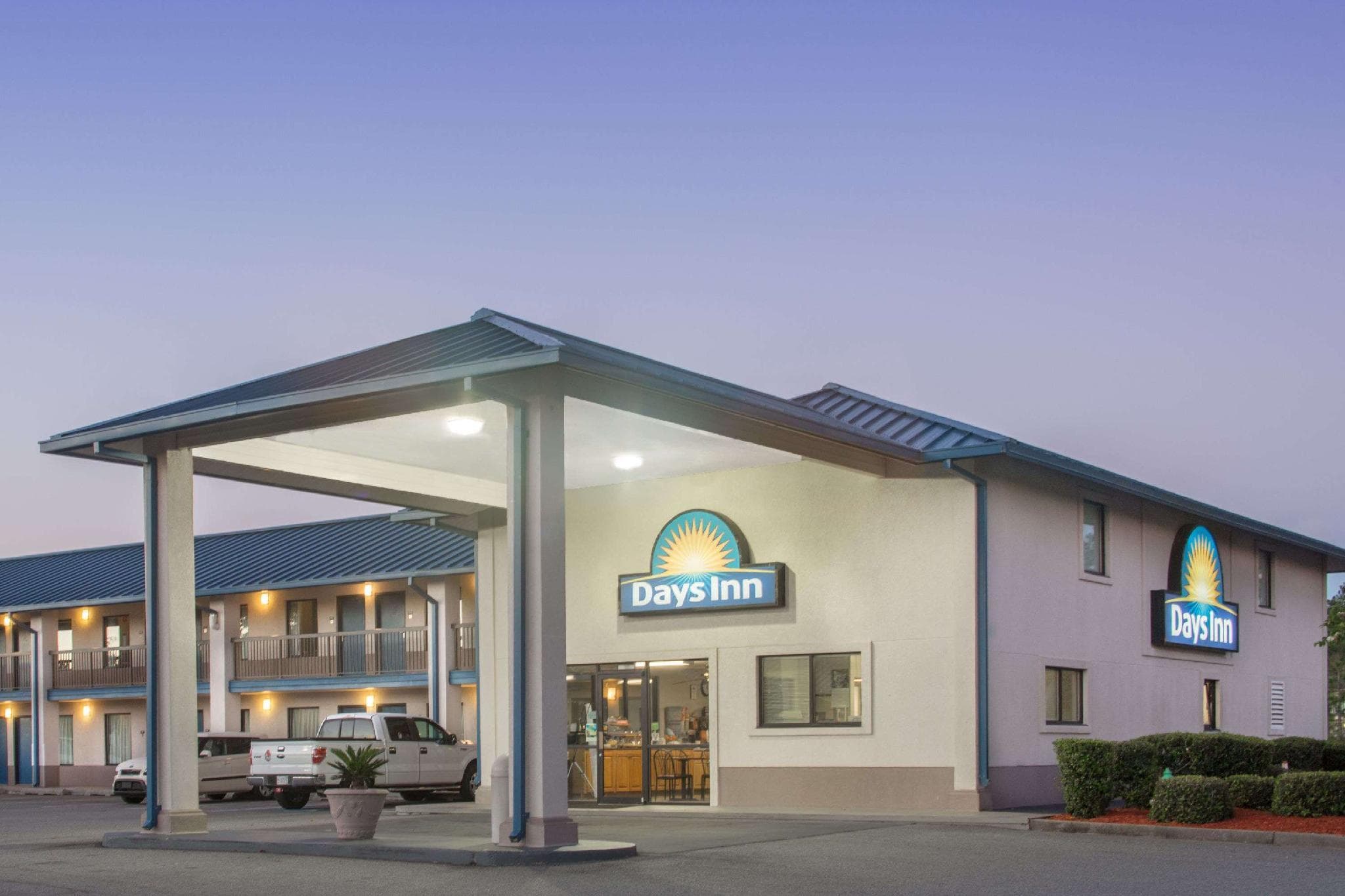 Days Inn by Wyndham Valdosta I-75 photo 5