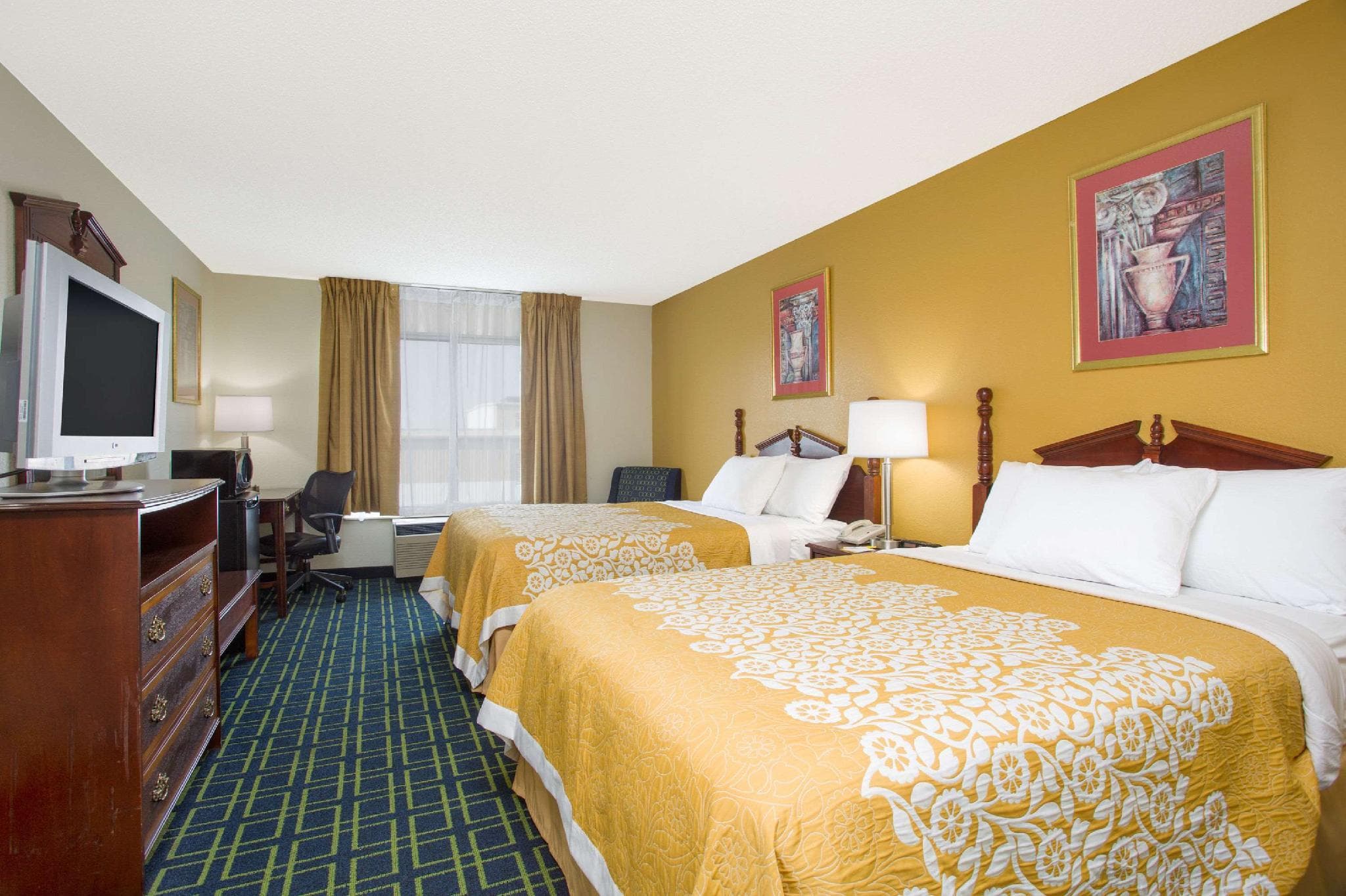 Days Inn by Wyndham Greenville photo 2