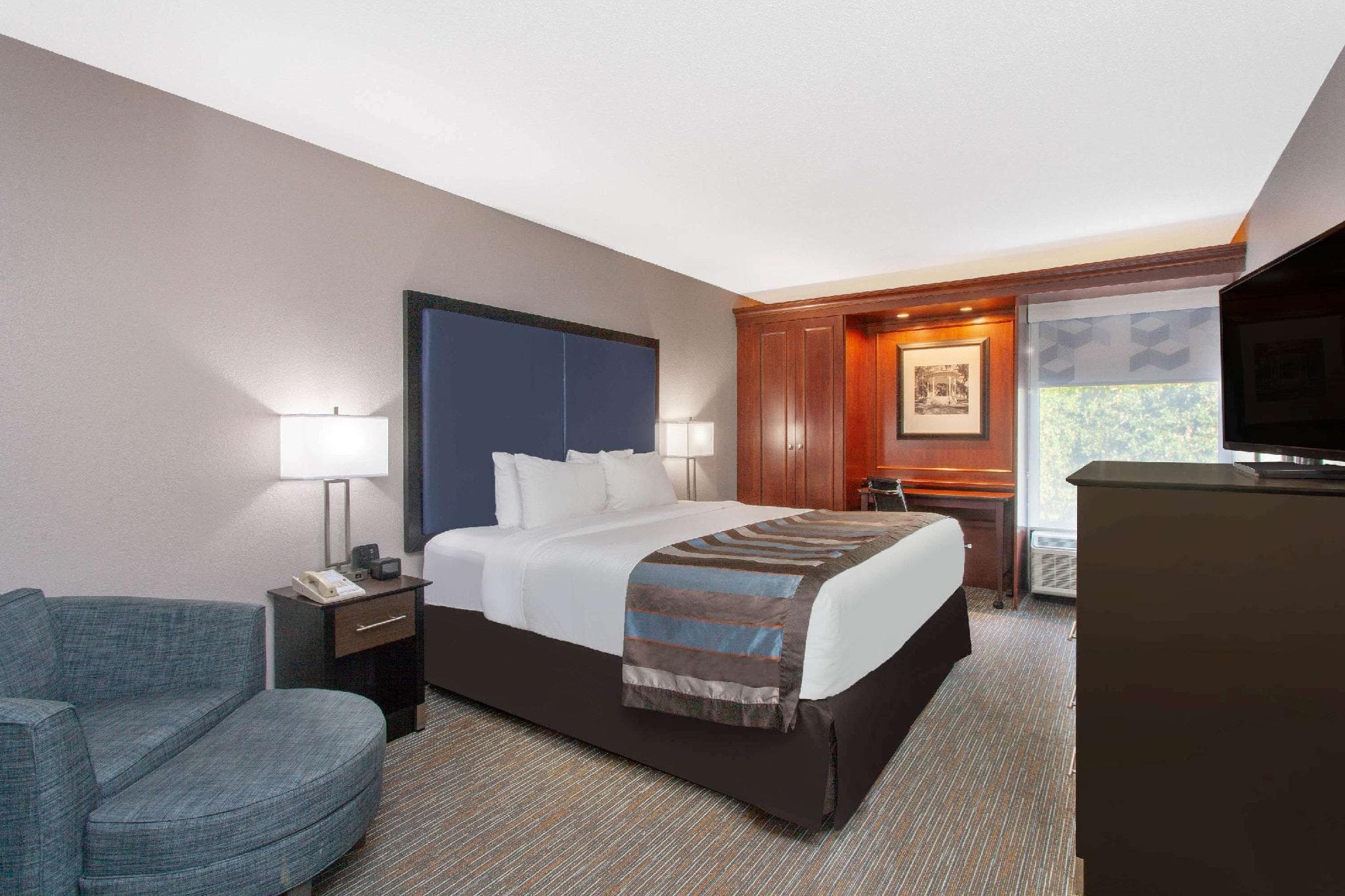 Wingate by Wyndham Charleston Coliseum photo 2