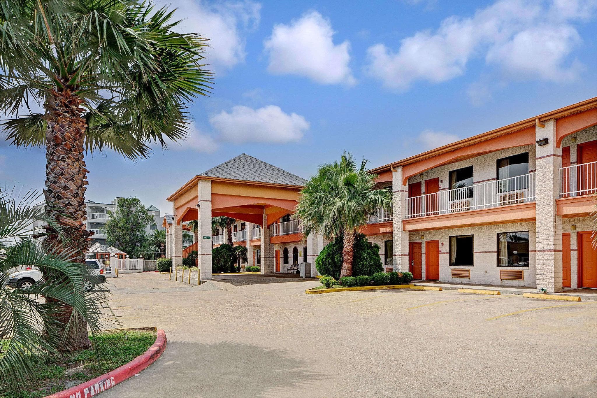 Super 8 By Wyndham Galveston