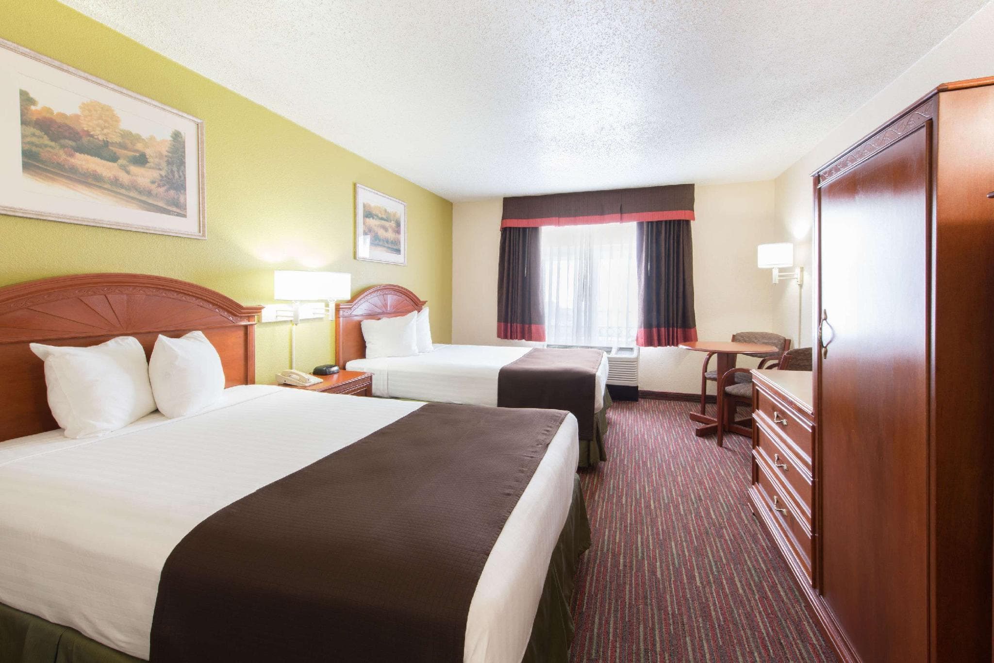 Baymont by Wyndham Louisville East photo 2