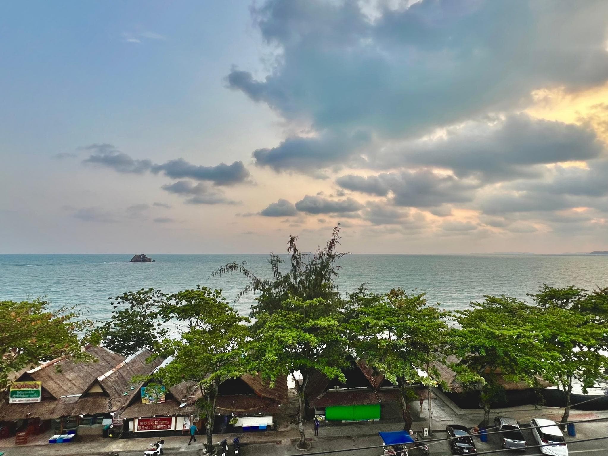 Pimpimarn Beach Hotel photo 5