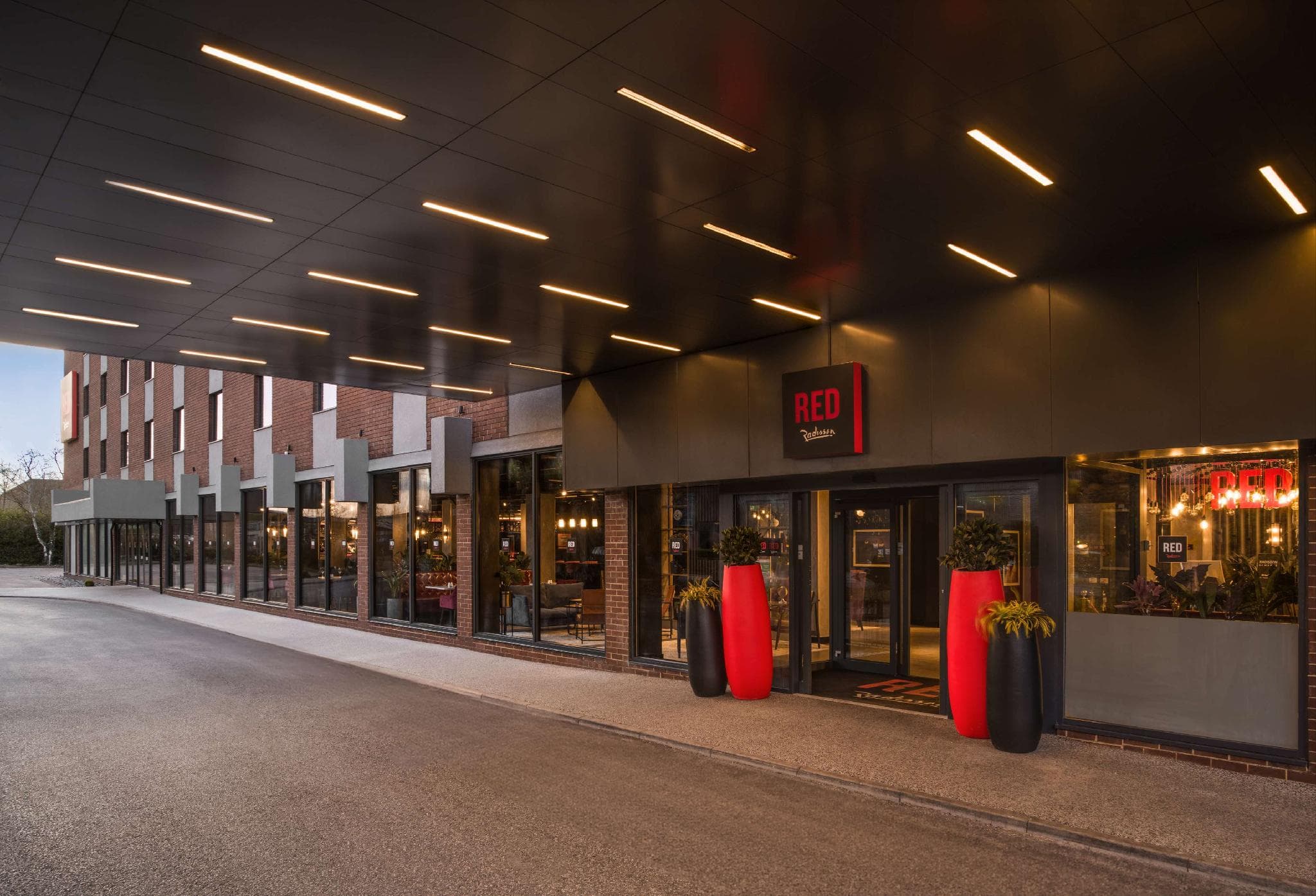 Radisson RED London Gatwick Airport photo 4