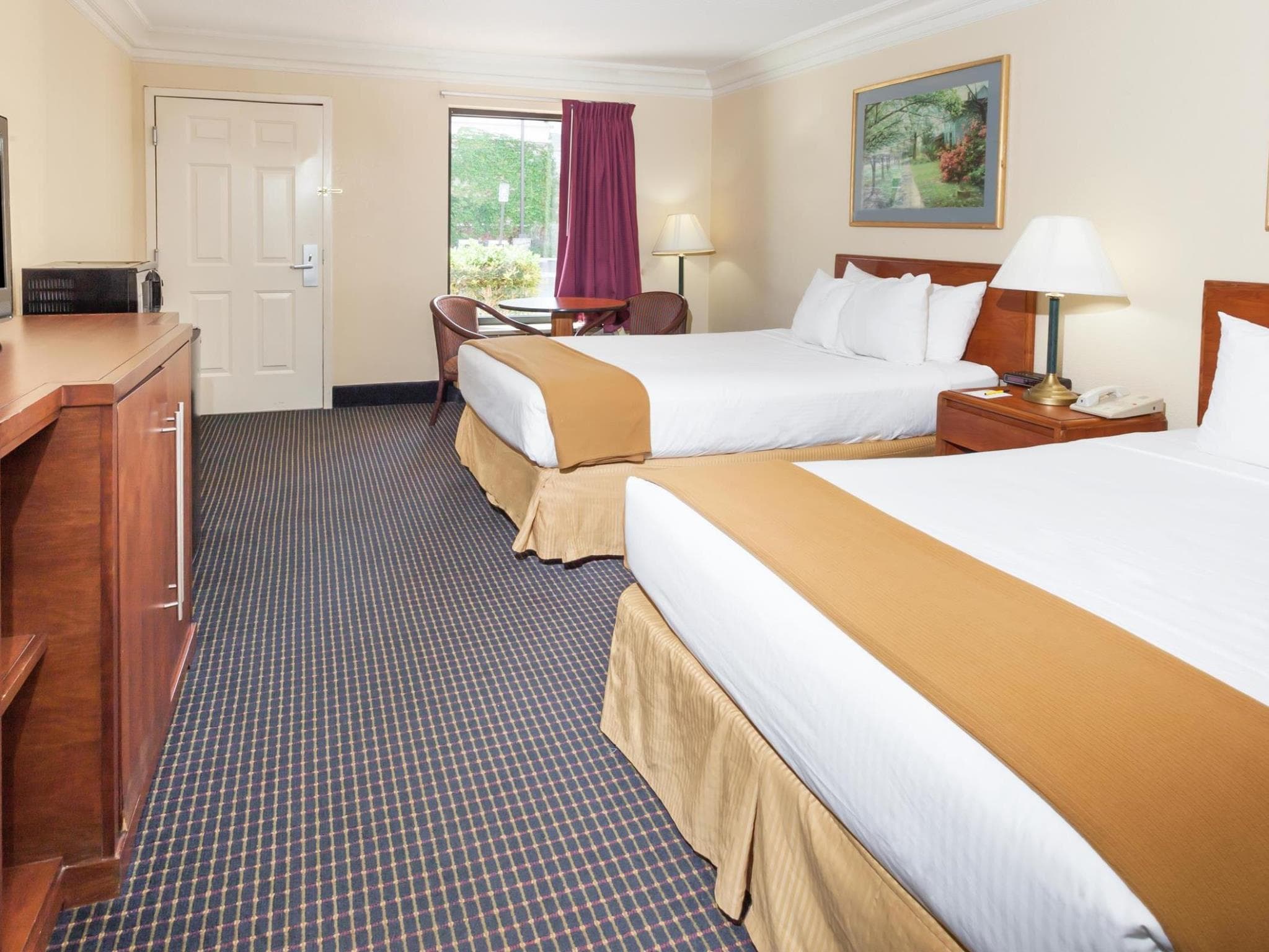 Super 8 By Wyndham Dalton/Convention Center Area photo 3