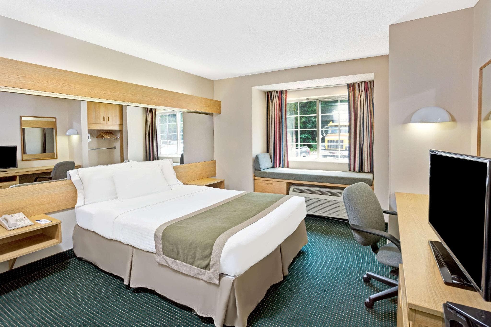 Microtel Inn & Suites by Wyndham Raleigh Durham Airport photo 2