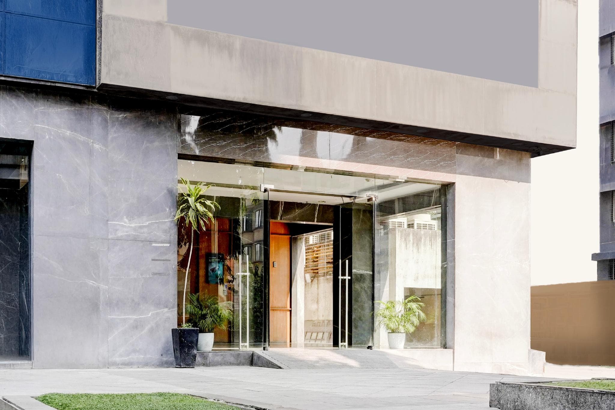 Super Townhouse PBG Mall Vashi photo 4