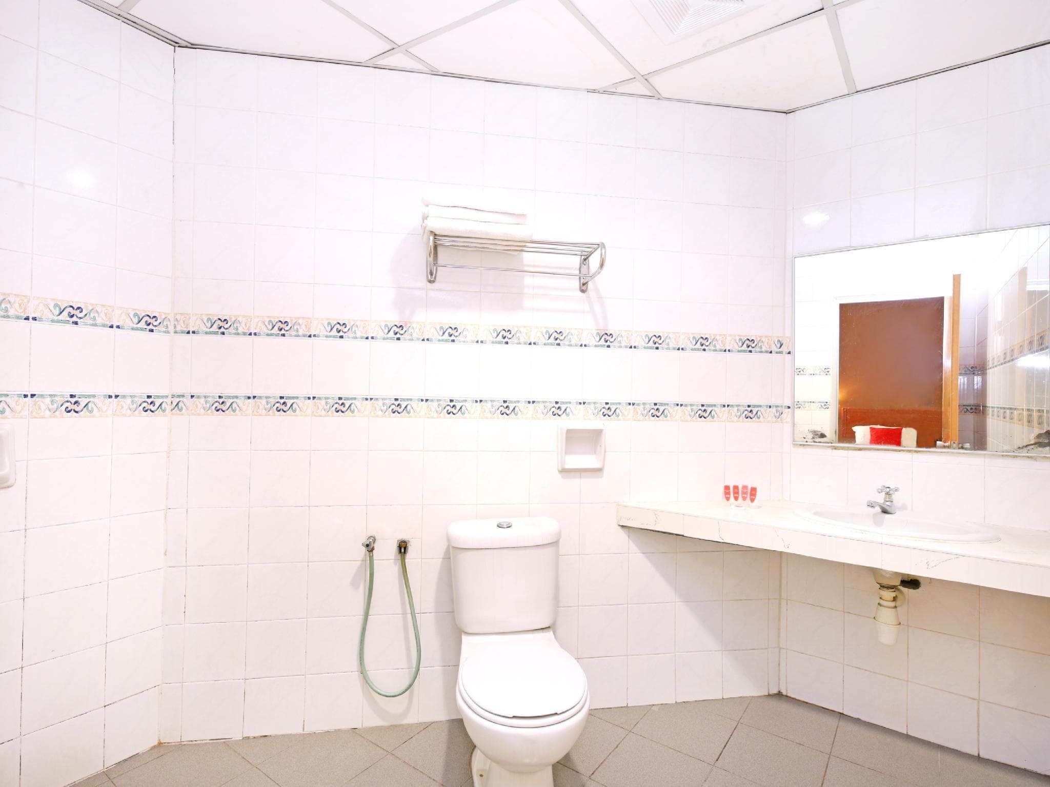 Super OYO 447 Comfort Hotel Meru photo 5