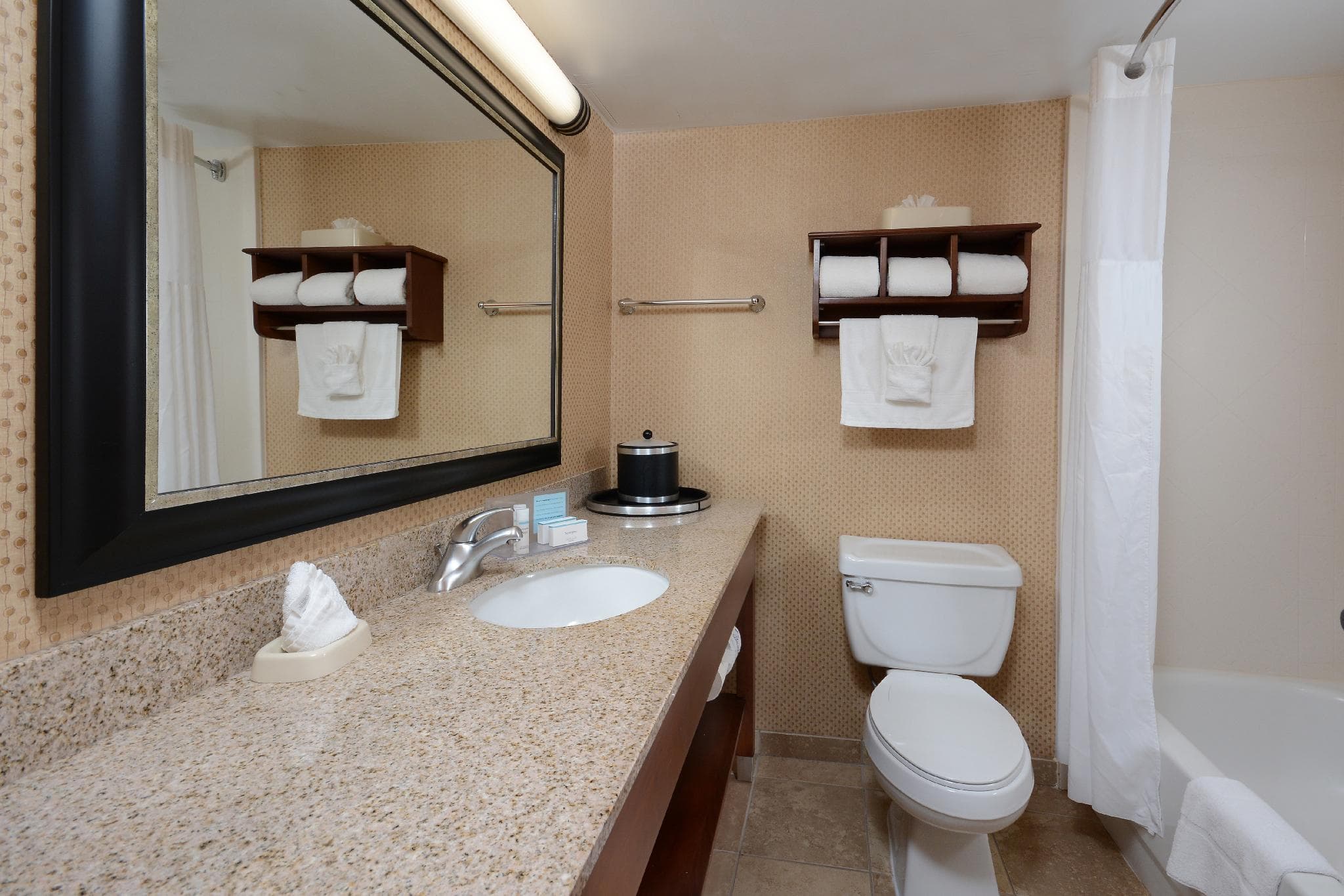 Hampton Inn Raleigh/Durham-Airport photo 2