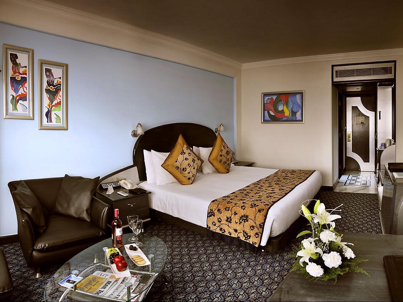 The Suryaa Hotel New Delhi photo 3