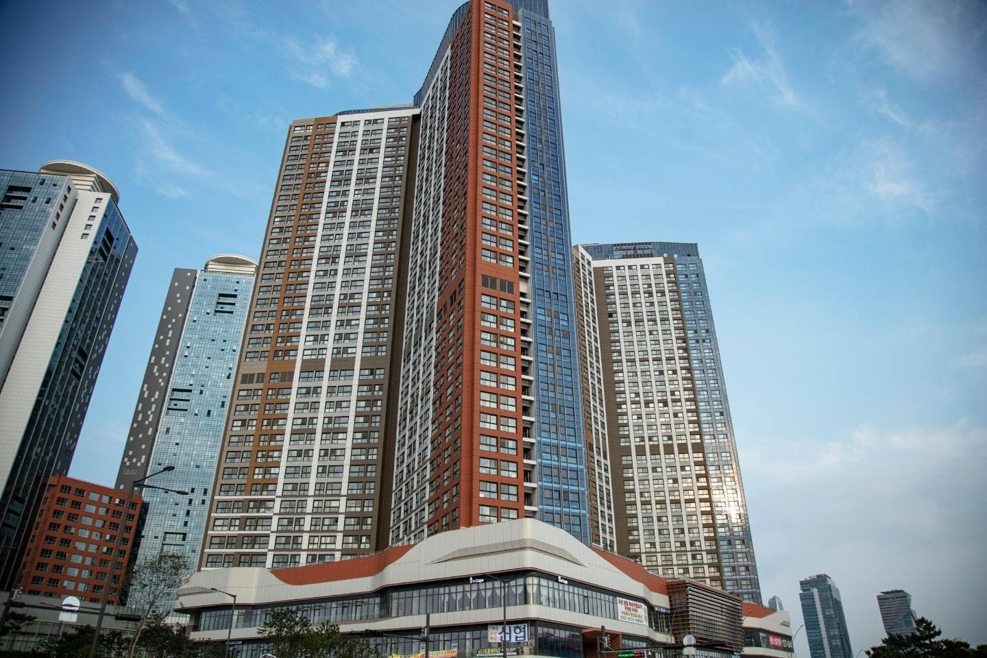 LandmarkStay in SONGDO photo 3