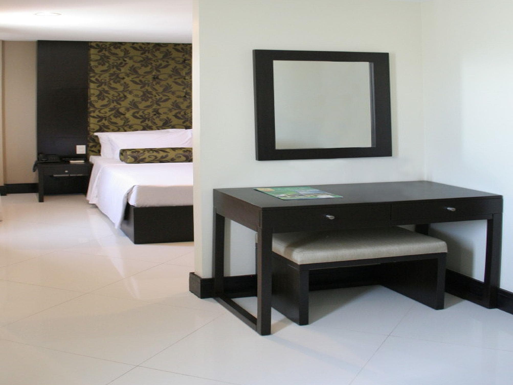 Green Glass Hotel photo 4