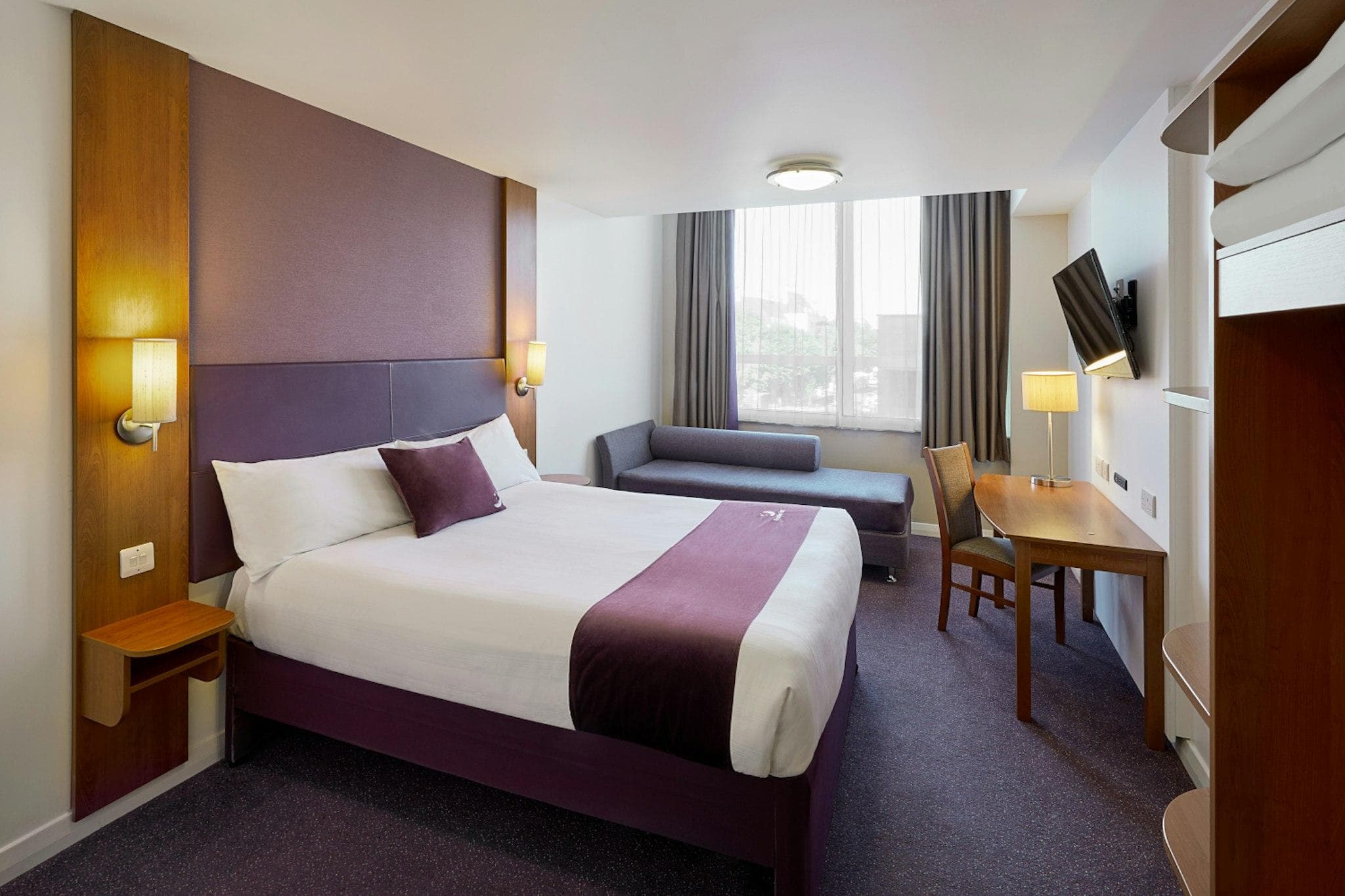 Premier Inn Liverpool City - Albert Dock photo 3