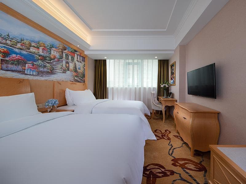 Vienna Hotel Guiyang Qianlingshan Park Yan'an West Road Metro Station photo 2