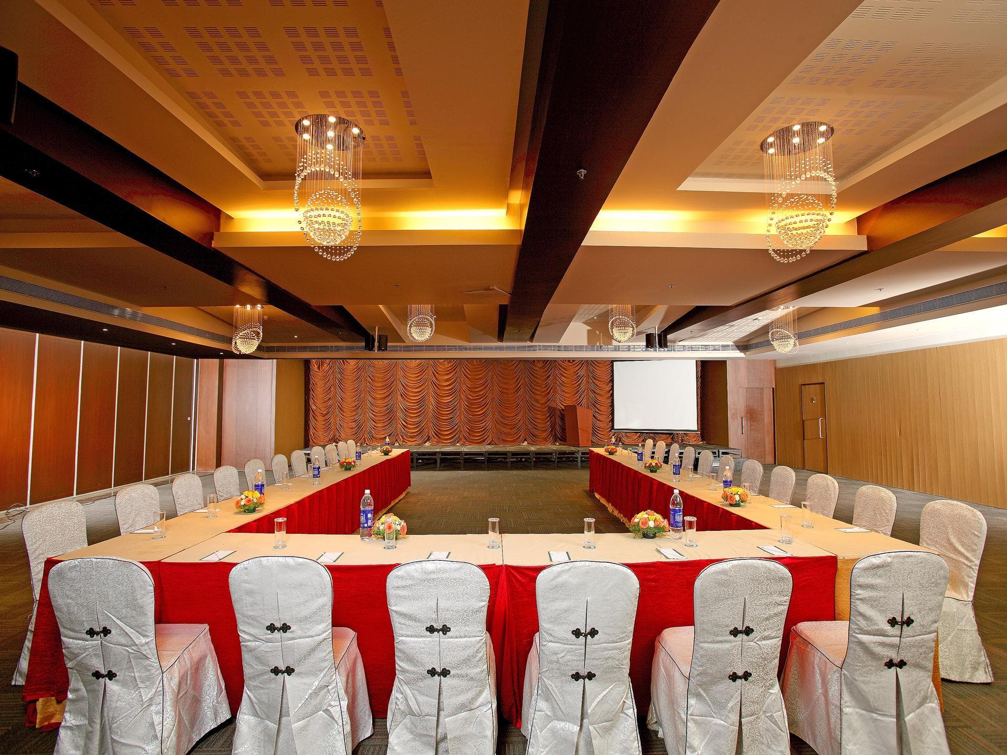 Flora Airport Hotel and Convention Centre Kochi photo 4