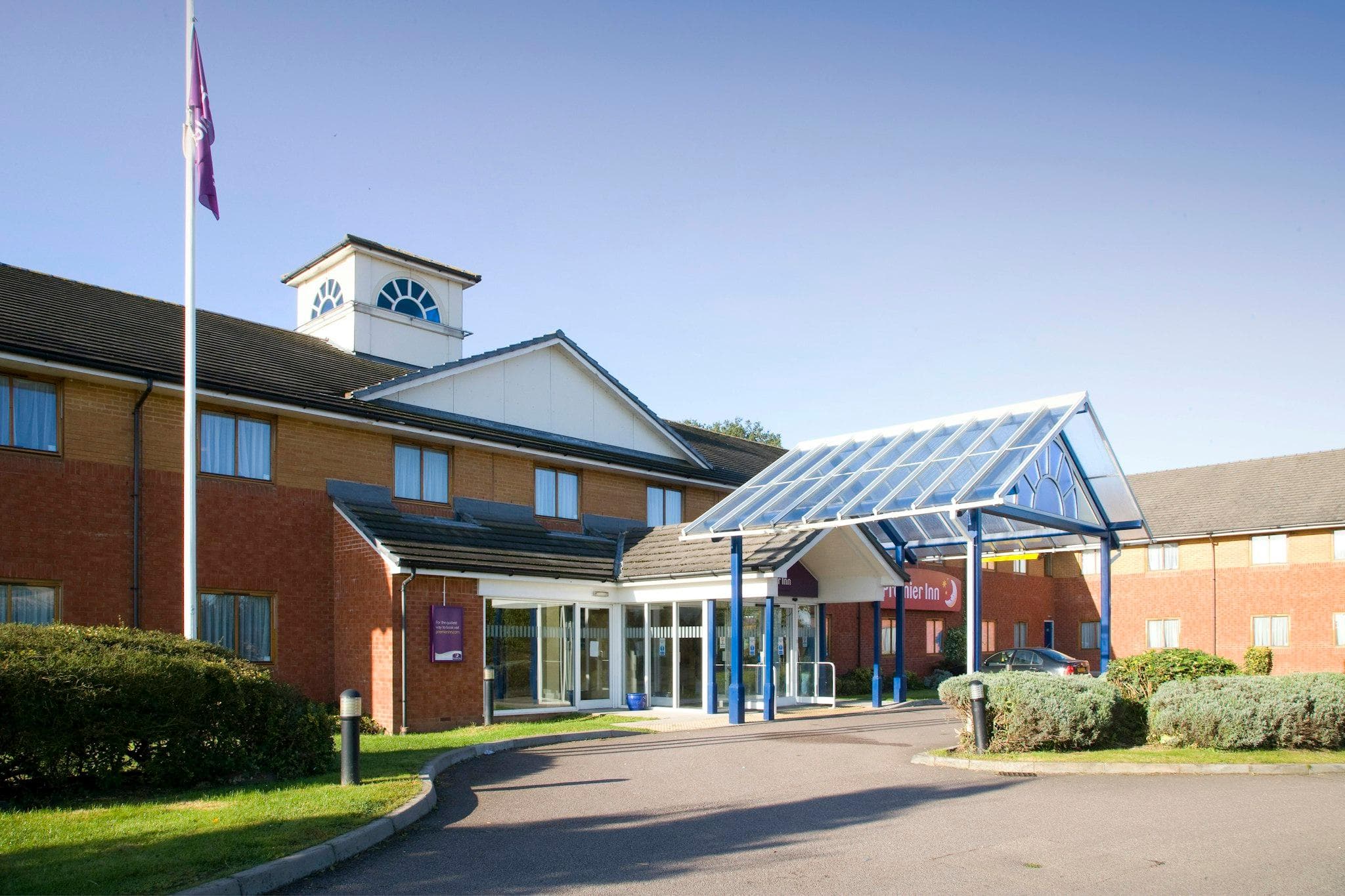 Premier Inn Luton South - M1 J9 photo 5