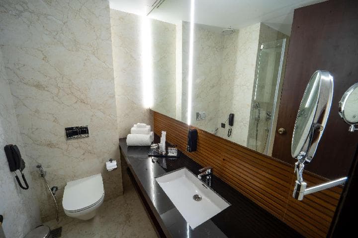 Essentia Luxury Hotel Indore photo 2