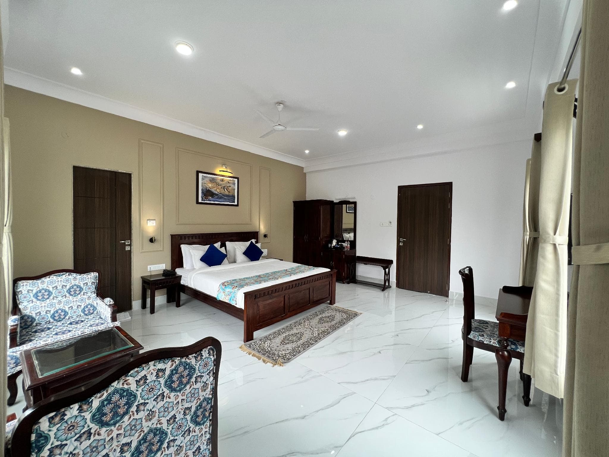 Revaas Lake View Boutique Hotel photo 2