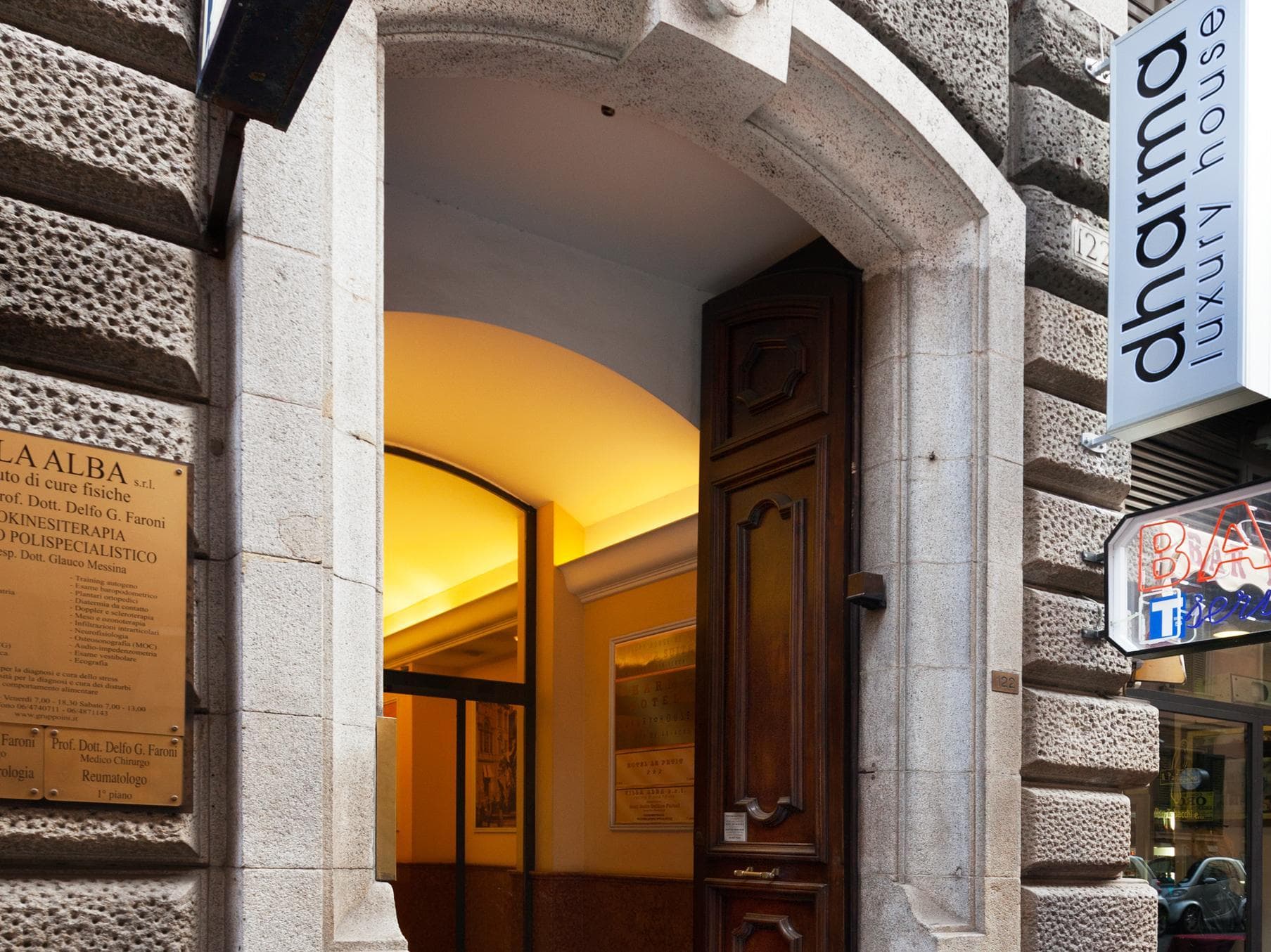 Dharma Luxury Hotel photo 4