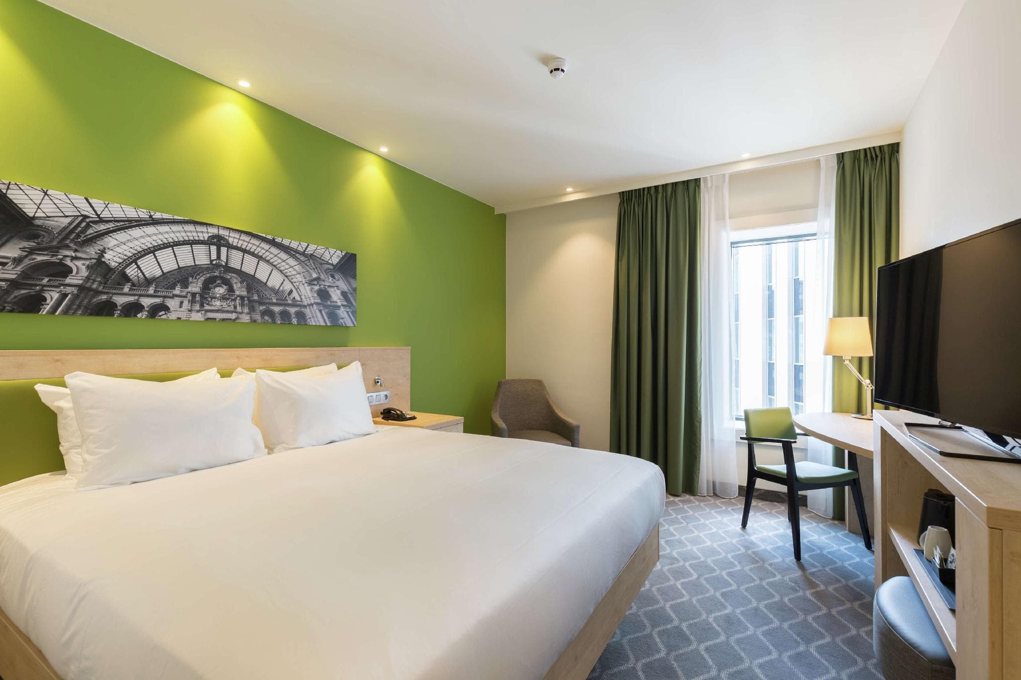 Hampton by Hilton Antwerp Central Station photo 2