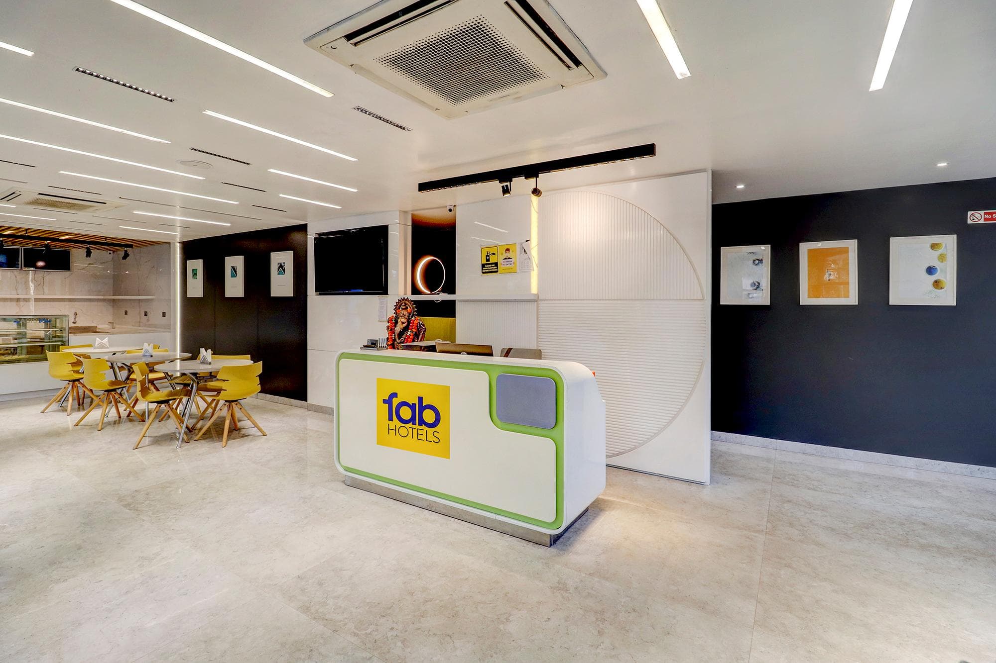 FabHotel Prime Oasis Blue - Near Chetak Bridge photo 4