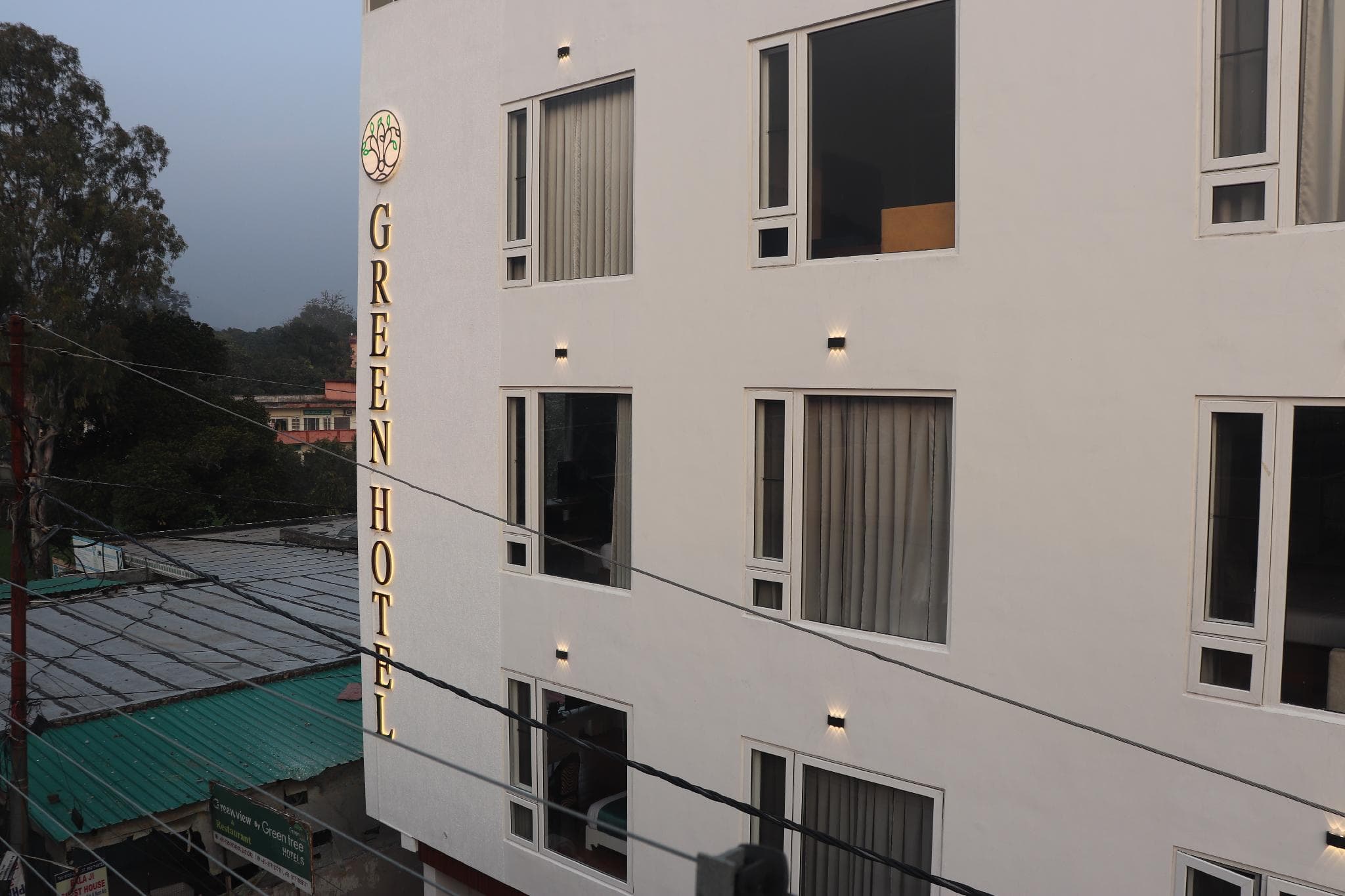 Hotel Green Behind Parmarth Niketan photo 4