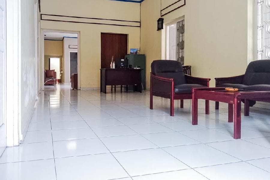 RedDoorz Syariah @ Griya Soeratin Pacitan photo 4