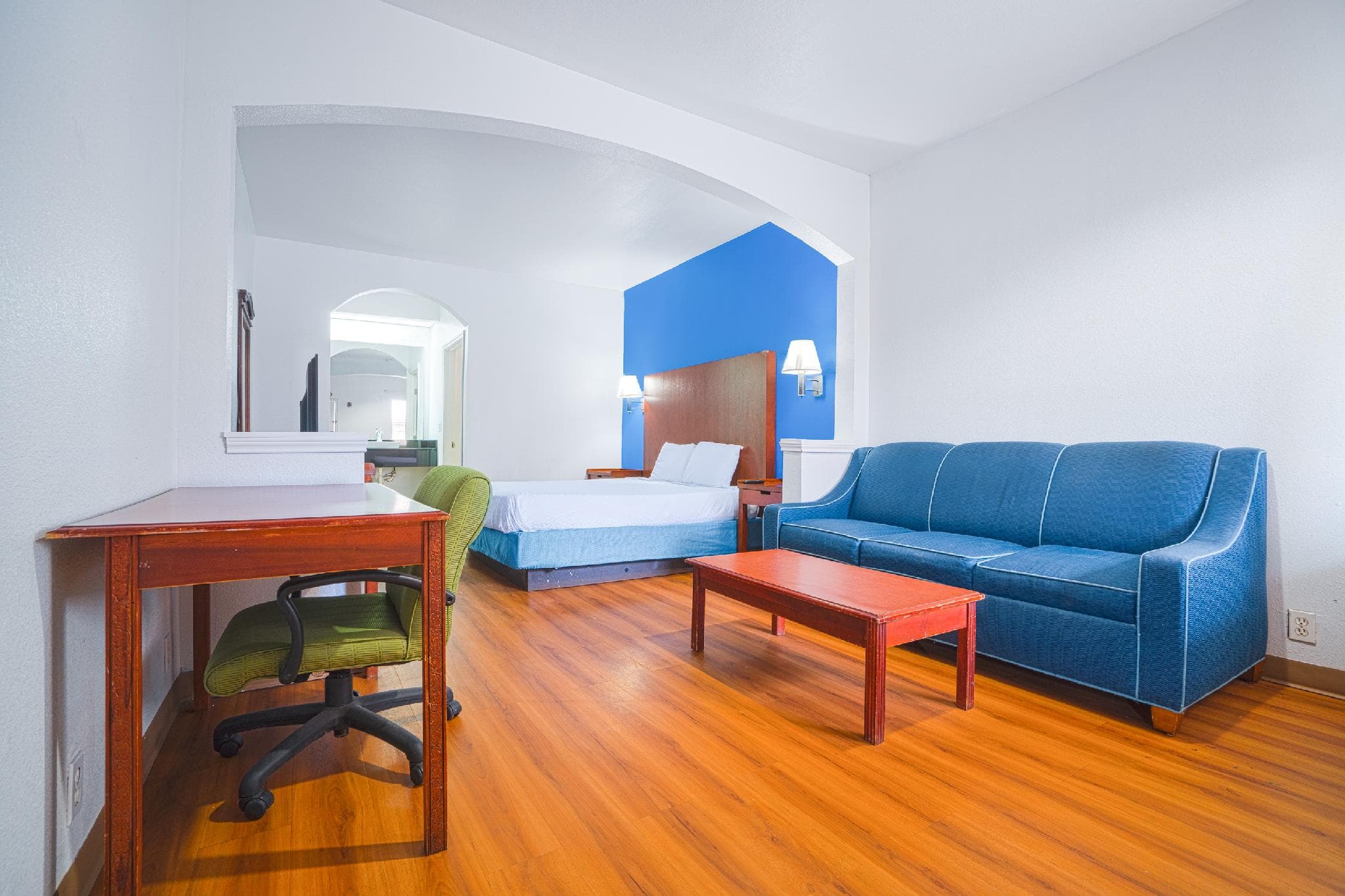Island Inn By OYO Galveston Beach, TX photo 2