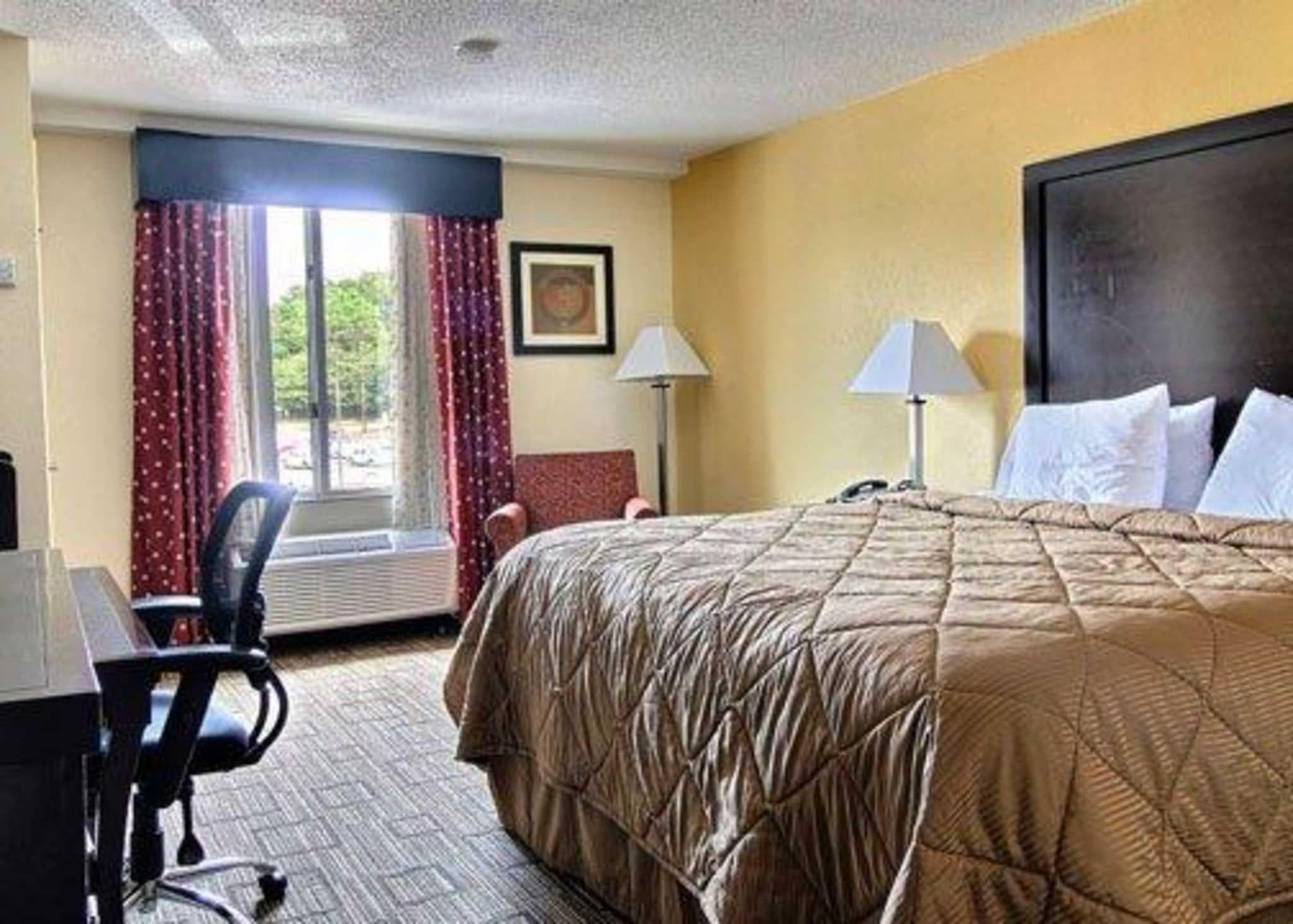 Quality Inn & Suites Greenville near downtown photo 4