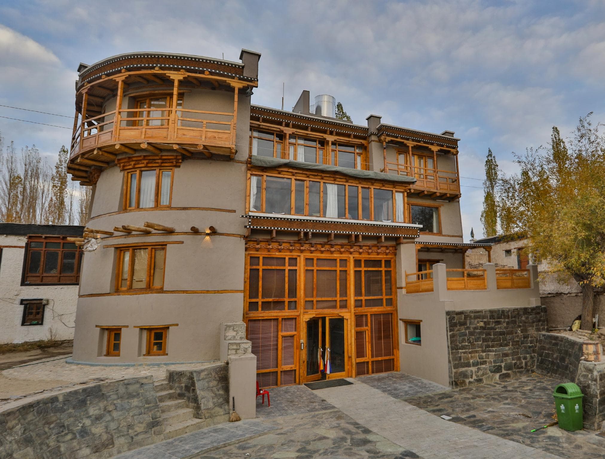 Dakpa House