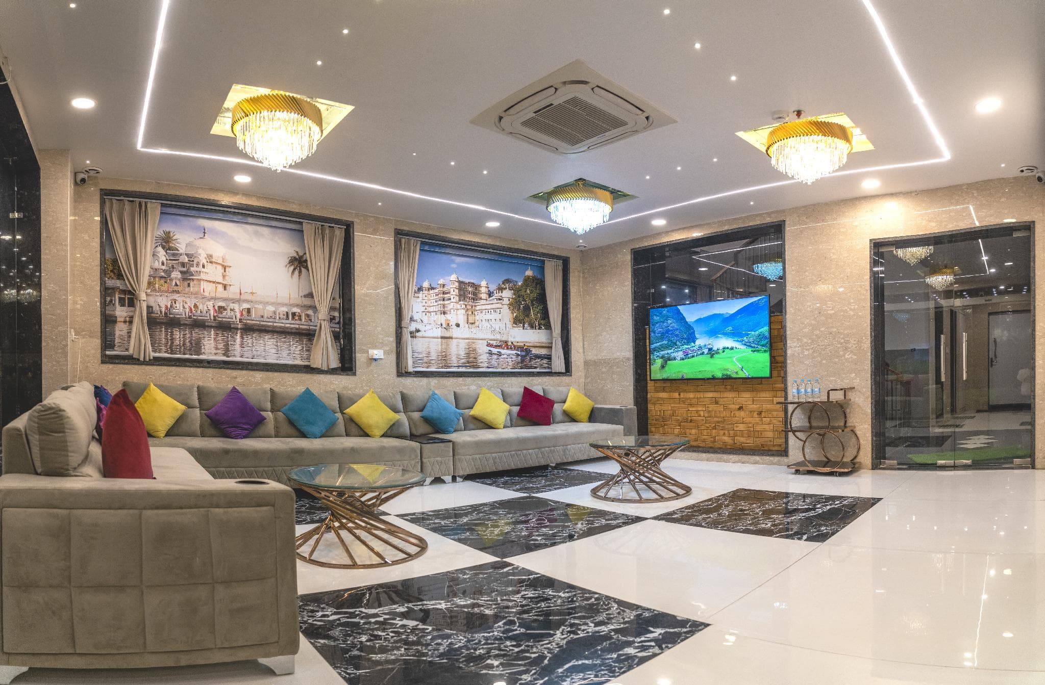 Pax Hotel Grand Blue nearby Udaipur City Railway Station photo 5