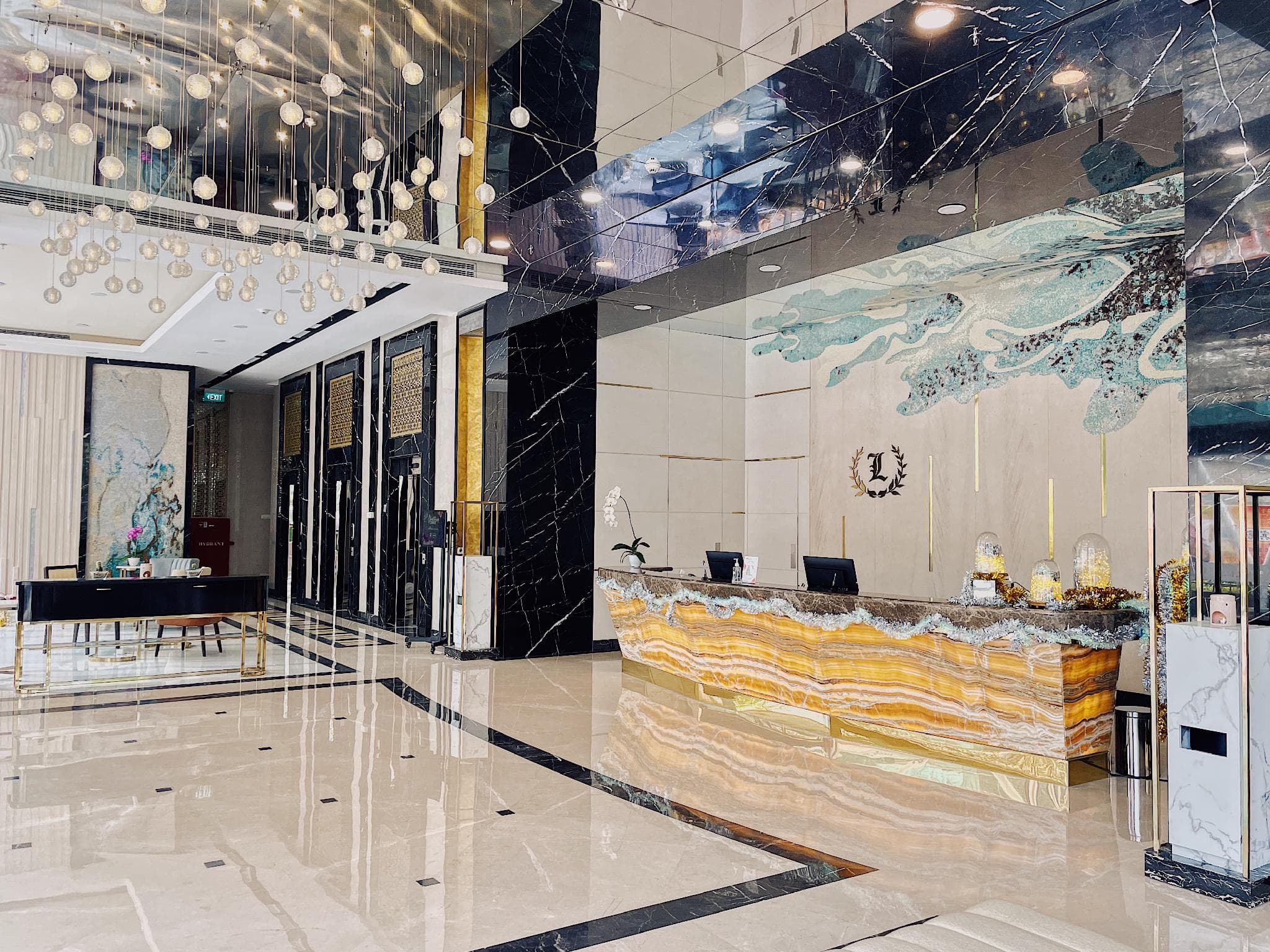 Leedon Hotel & Suites Surabaya photo 3