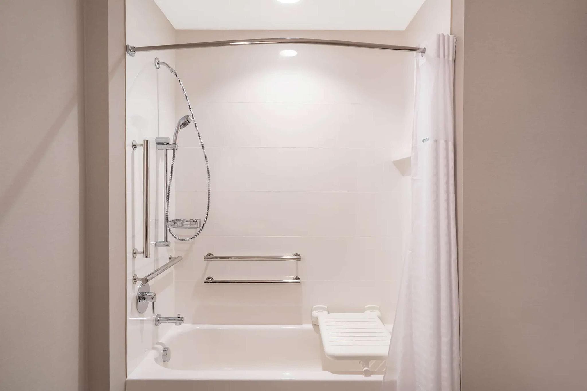 Hampton Inn by Hilton Nashville Airport Century Place photo 2