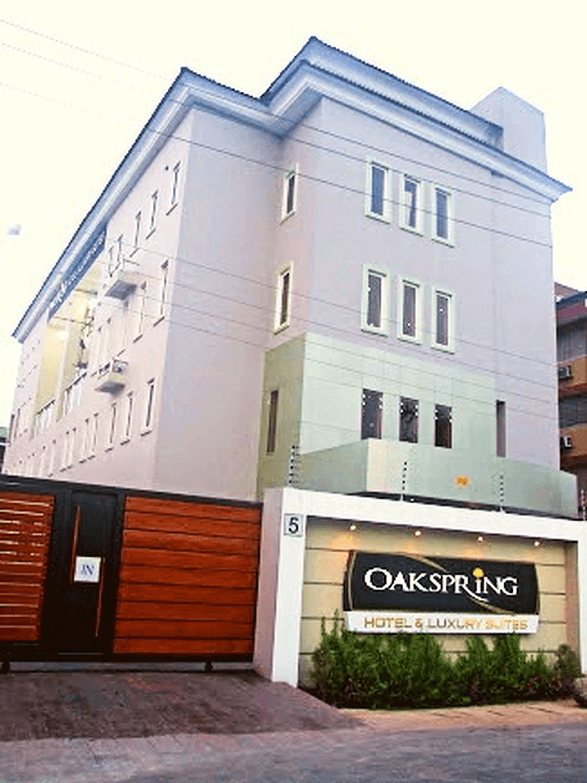 Oakspring Hotel & Luxury Suites photo 4