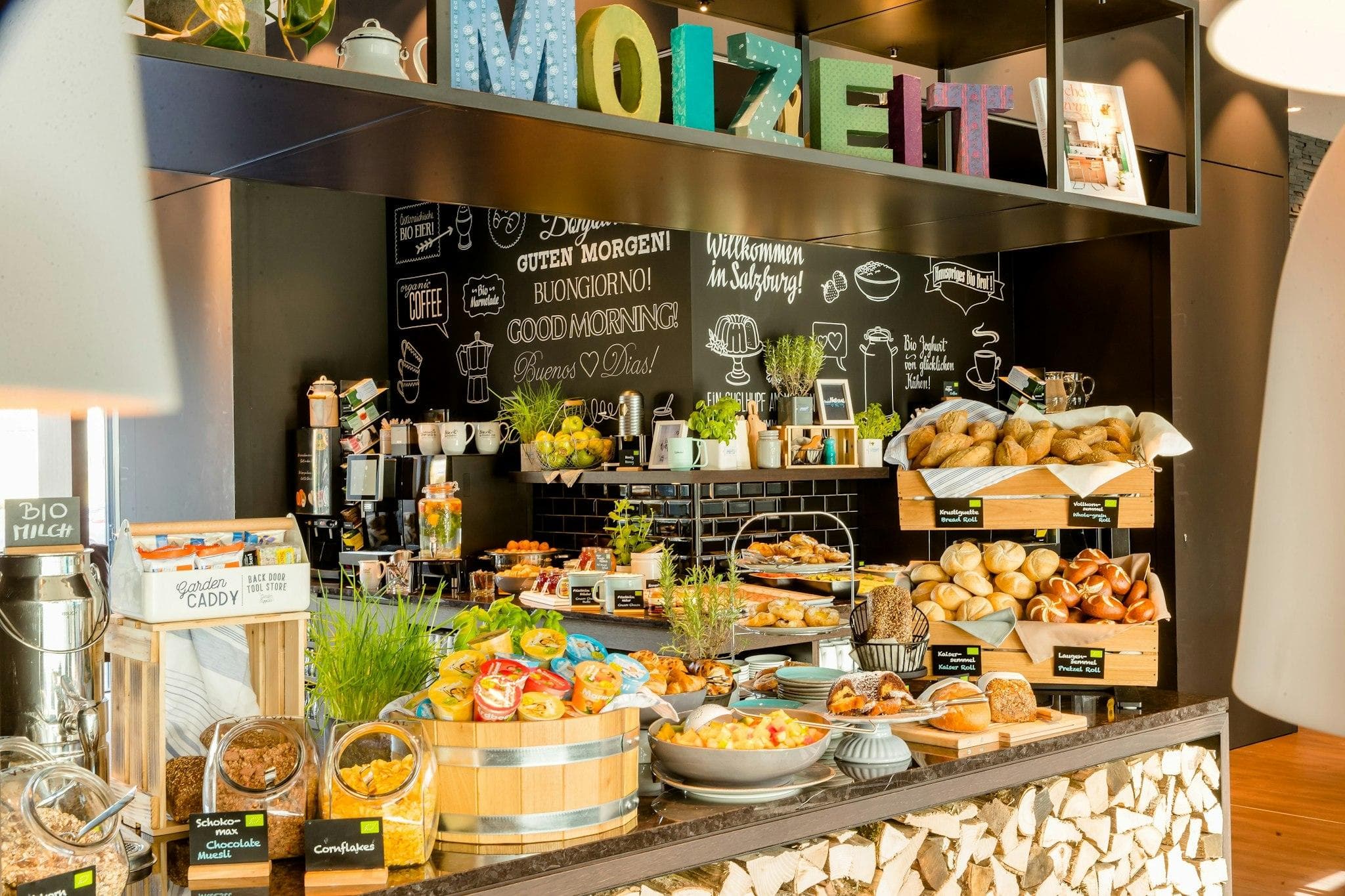 Motel One Salzburg-Sud photo 3